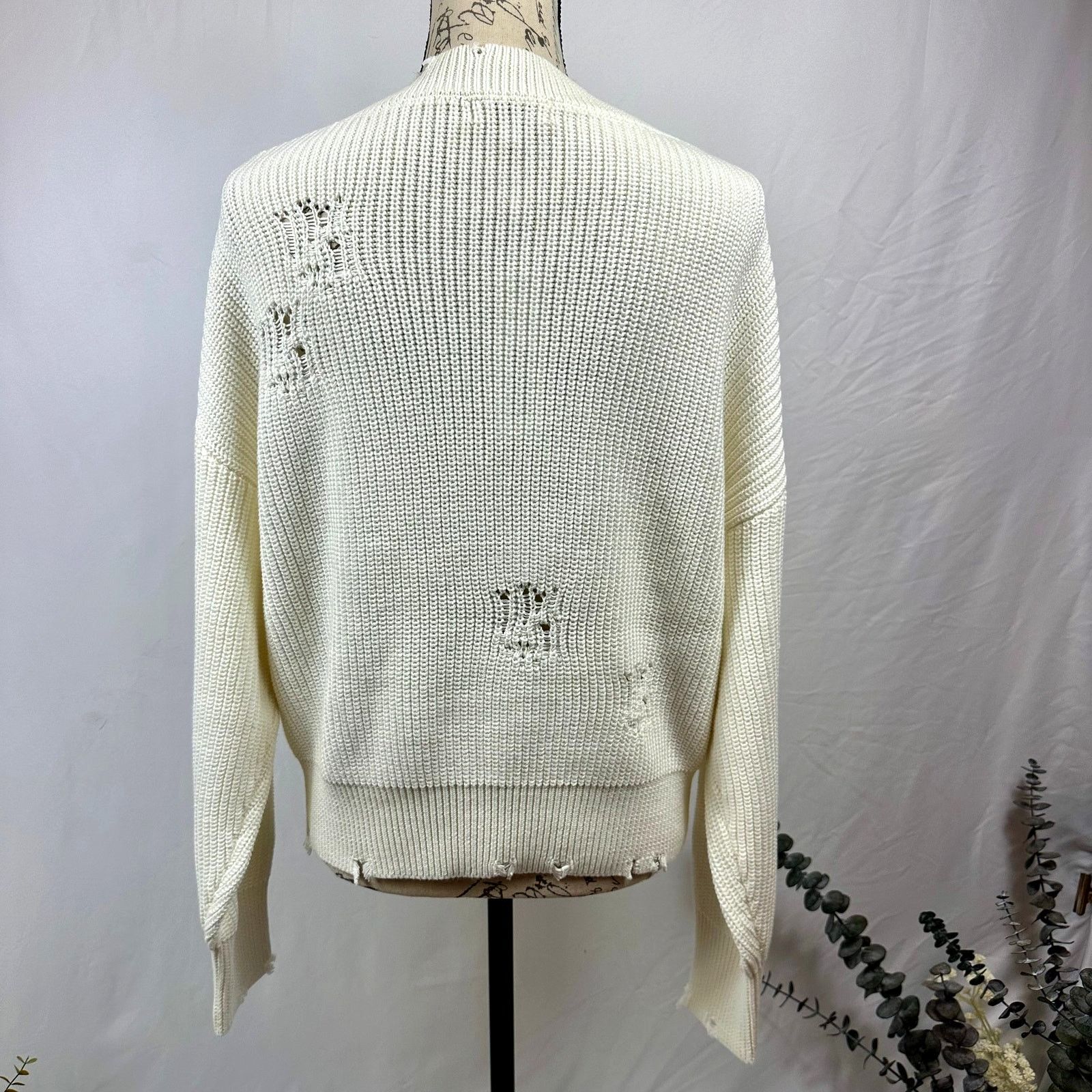 Other 525 America Distressed Shaker V-Neck Sweater in Chalk size M Size M / US 6-8 / IT 42-44 - 16 Thumbnail
