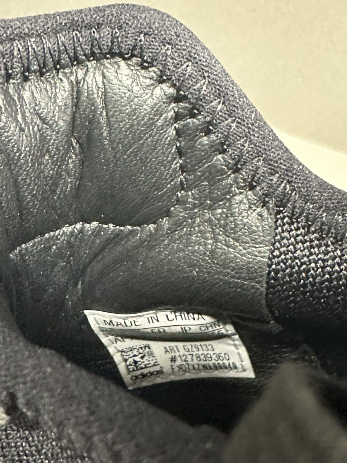 Y-3 Adidas Y-3 Ultra Boost 21 Size US 9 / EU 42 - 10 Thumbnail