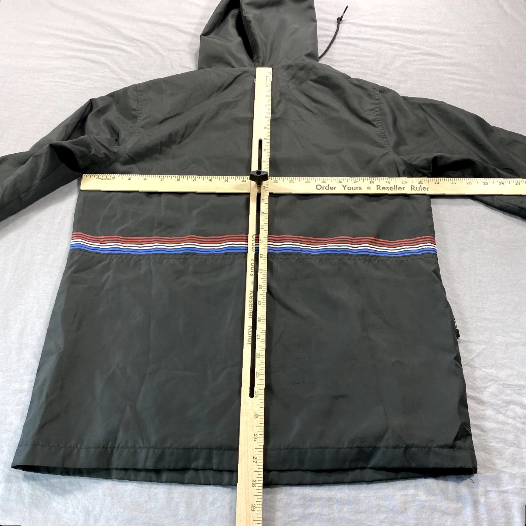 Vissla Vissla Windbreaker Jacket Adult Small Black Regular Mens Zip Hooded Water Resistant Casual Surf Coat Wind-Resistant Logo Beach Outdoor 90s? Size US S / EU 44-46 / 1 - 4 Thumbnail