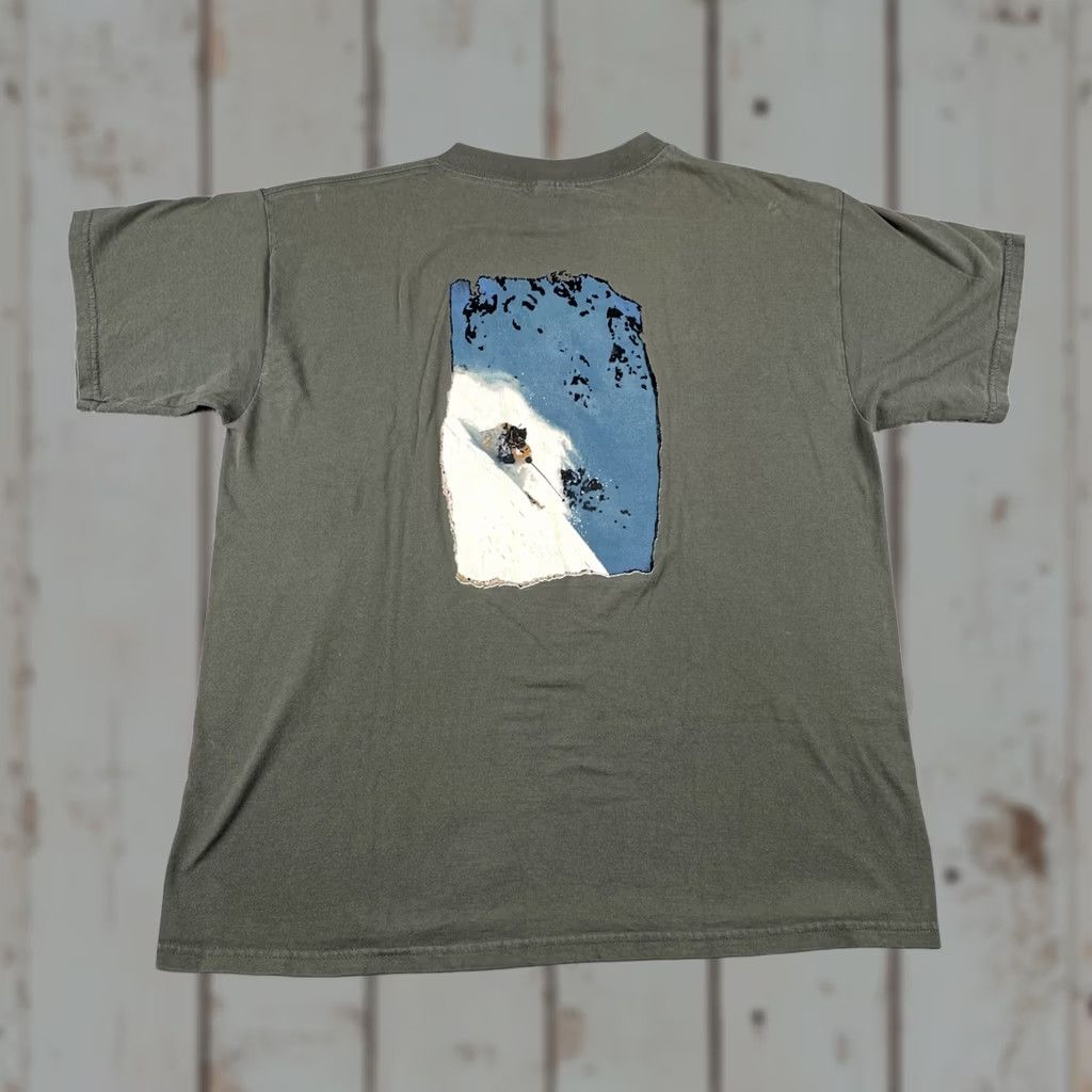 Tultex VINTAGE Tultex Shirt XL Green Skier Graphic Mountain Y2K Live2Play.com 90s Mens Size US XL / EU 56 / 4 - 1 Thumbnail