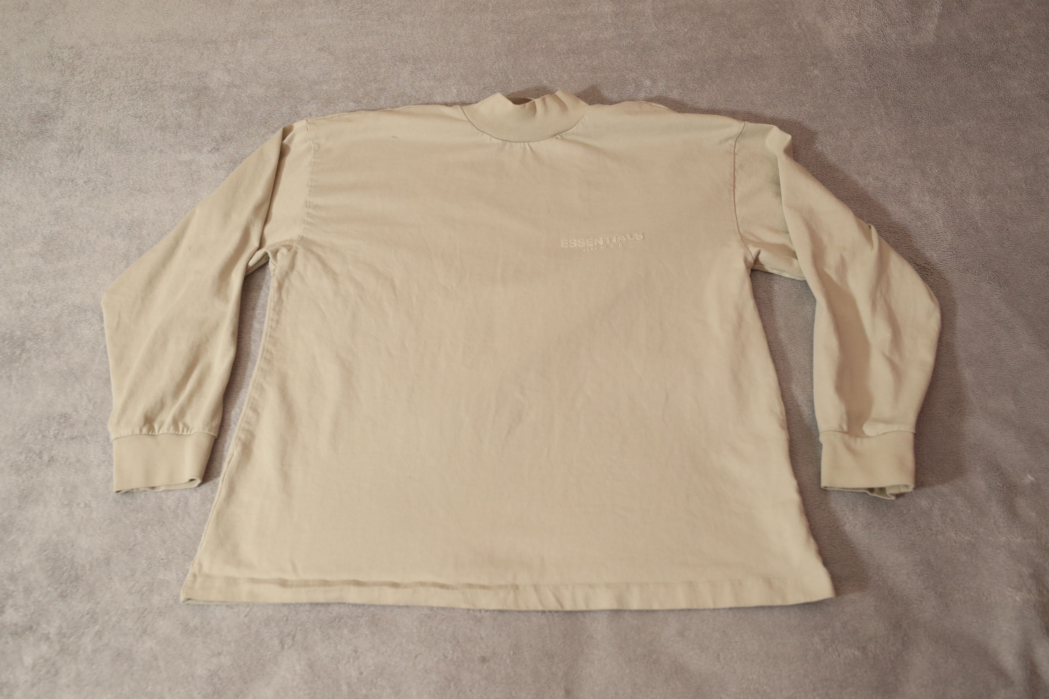 Fear of God Fear of God Essentials Mockneck Logo Tee (S) Size US S / EU 44-46 / 1 - 3 Thumbnail