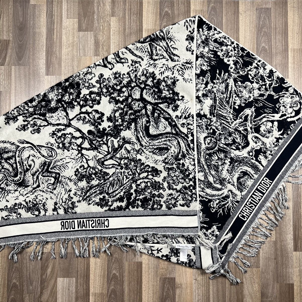 image of Christian Dior Monsieur x Dior Christian Dior Toile De Jouy Sauvage Cotton Beach Towel in Black/Whi