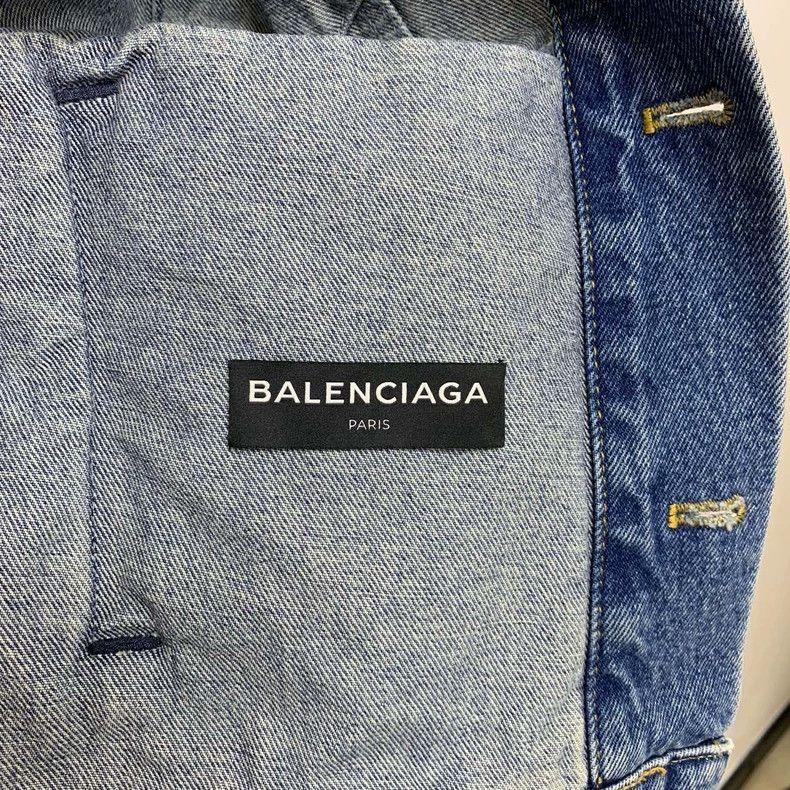 Balenciaga Balenciaga Washed blue denim jacket 2505-Nextarrow Size US L / EU 52-54 / 3 - 2 Thumbnail