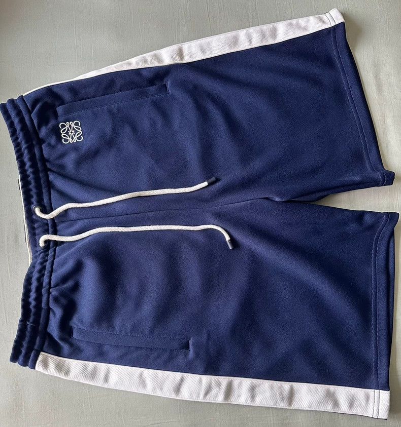 Loewe Loewe size M Plain knitted sportswear shorts Size 33" - 1 Thumbnail
