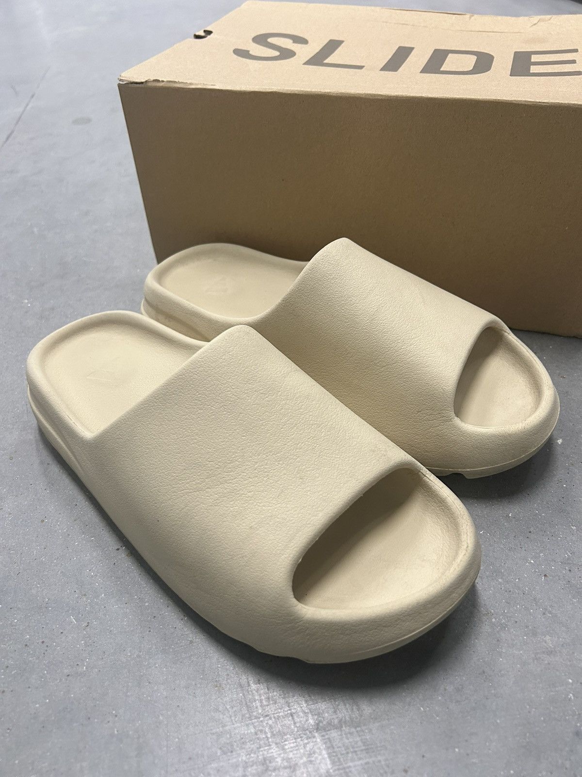 Yeezy slides high quality bone size 11