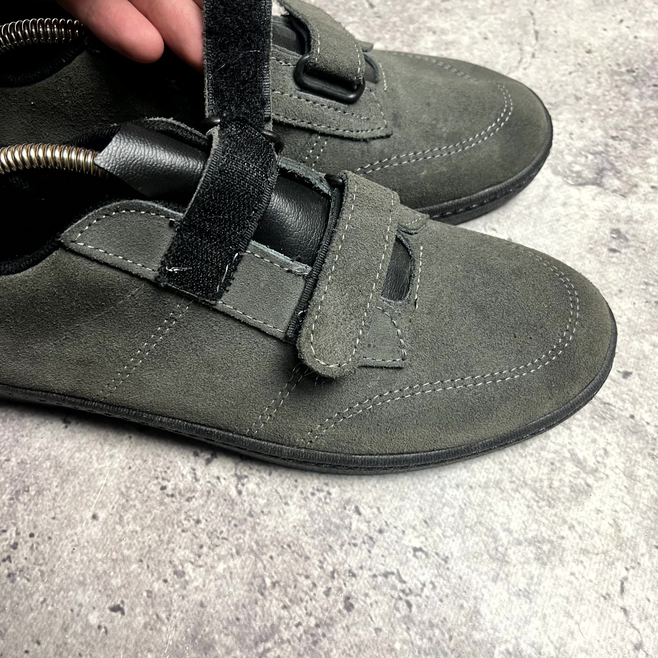 Vintage Vintage Suede Double Strap Gray/Black Sneakers Size EU 42 Size US 9 / EU 42 - 7 Thumbnail