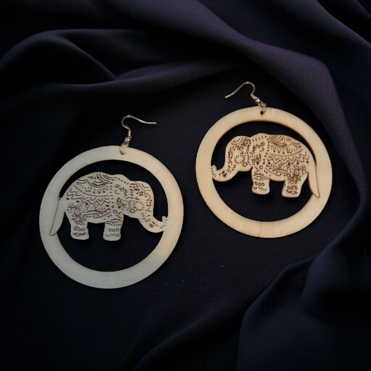 Other Jumbo wooden elephant hoop earrings Size ONE SIZE - 1 Thumbnail