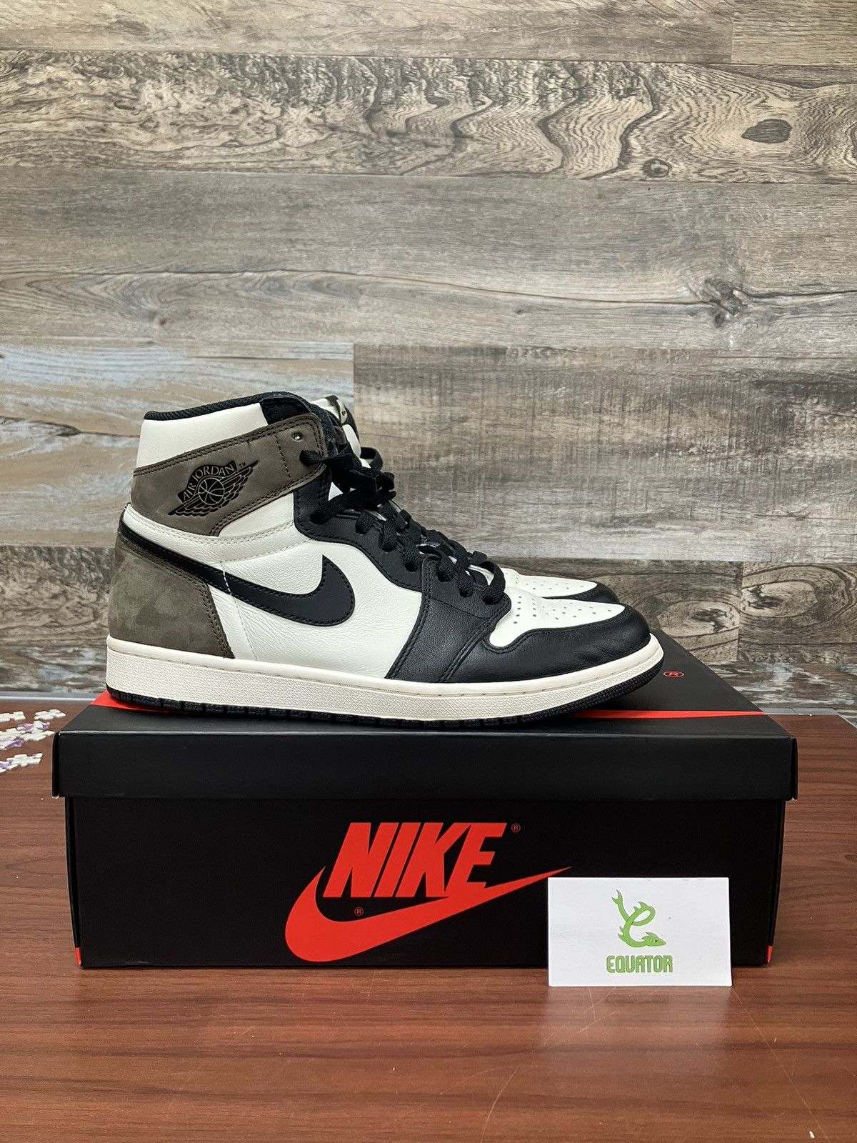 Jordan Brand Jordan 1 Retro High Mocha Size 10.5 Size US 10.5 / EU 43-44 - 6 Thumbnail