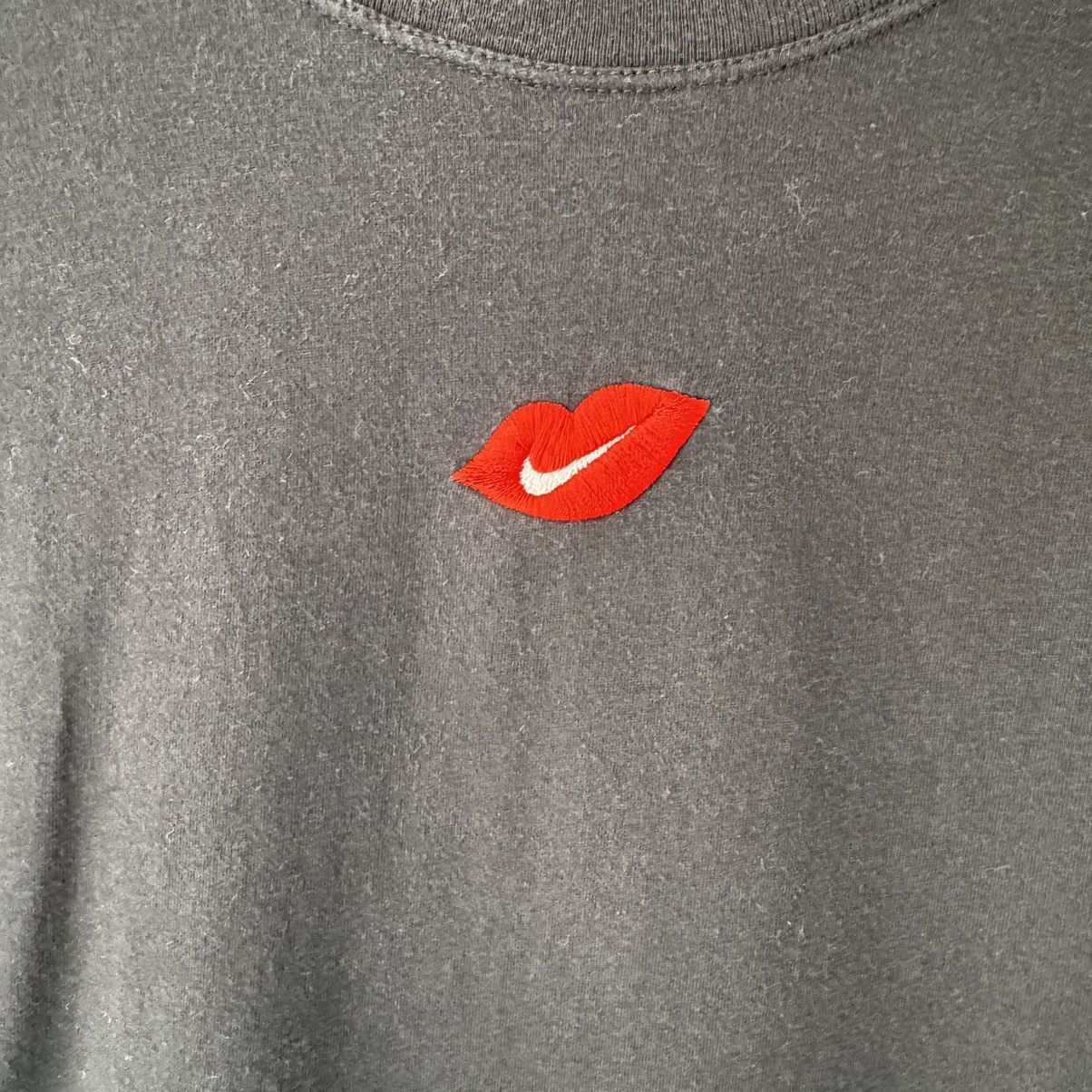Nike Nike Lips Embroidery Tee Size M / US 6-8 / IT 42-44 - 3 Thumbnail