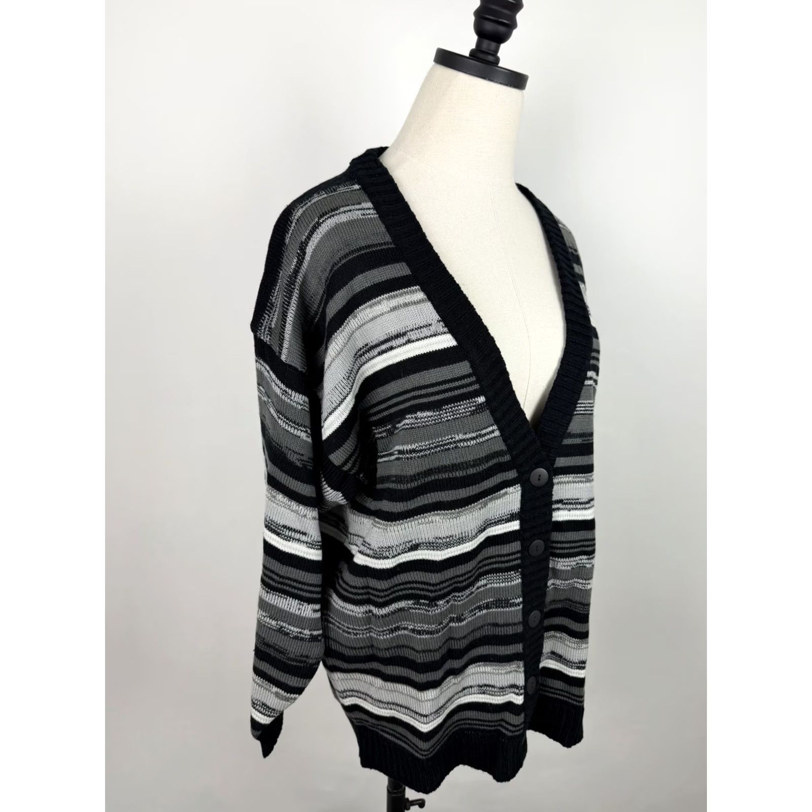 Vintage VINTAGE Cardigan Sweater Womens Large 90s Space Dye Stripe Charcoal Gray V-Neck Size L / US 10 / IT 46 - 2 Thumbnail