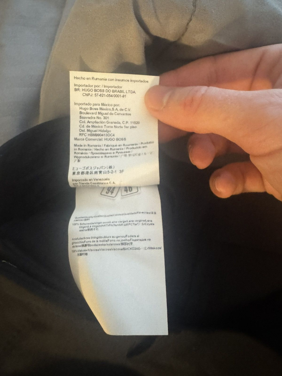 Hugo Boss Two piece slim fit Hugo Boss suit. 38r 30w Size 38R - 5 Thumbnail
