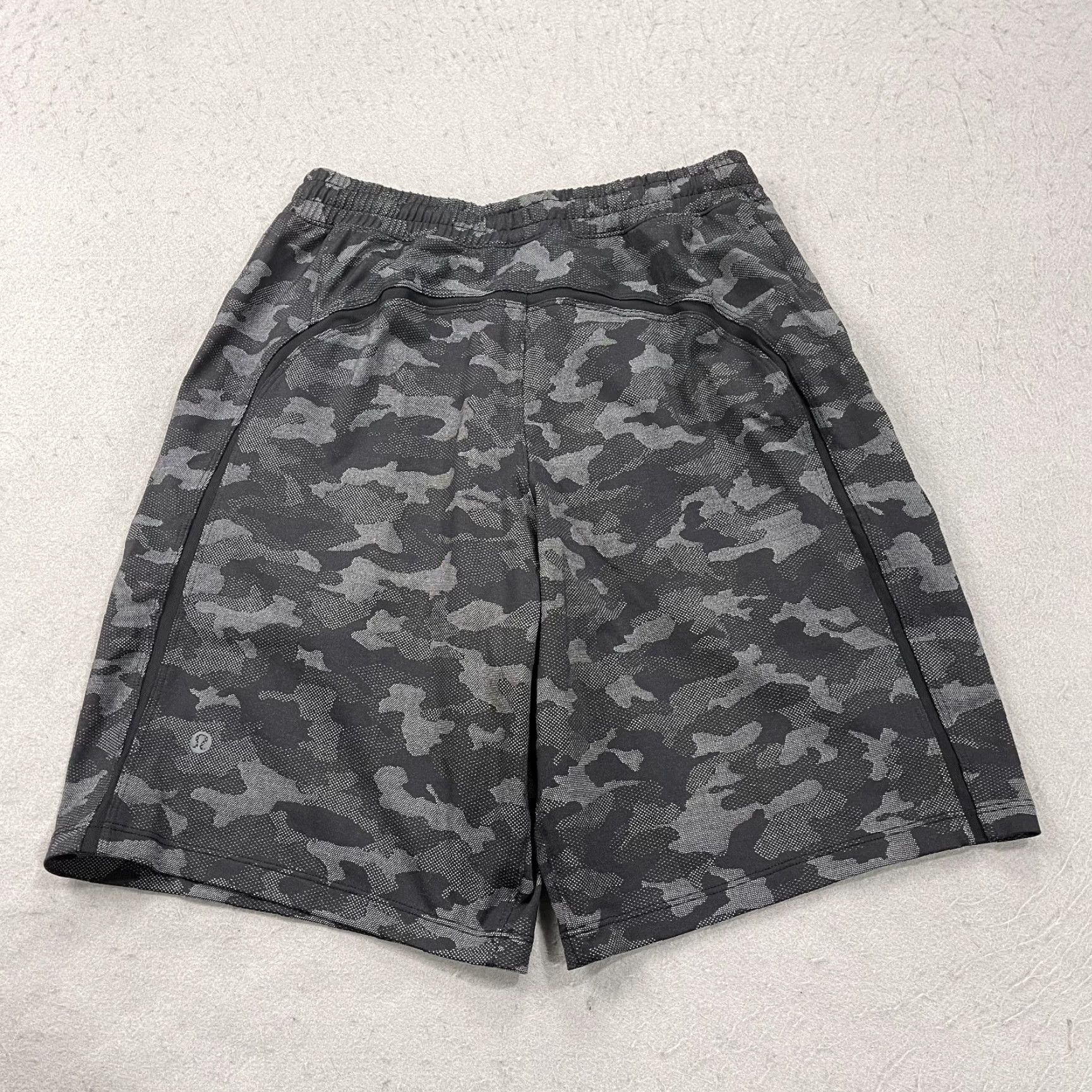 Lululemon Lululemon Shorts Mens Small Gray Camouflage Pace Breaker Lined 9 Inch Performance Size US 29 - 5 Thumbnail