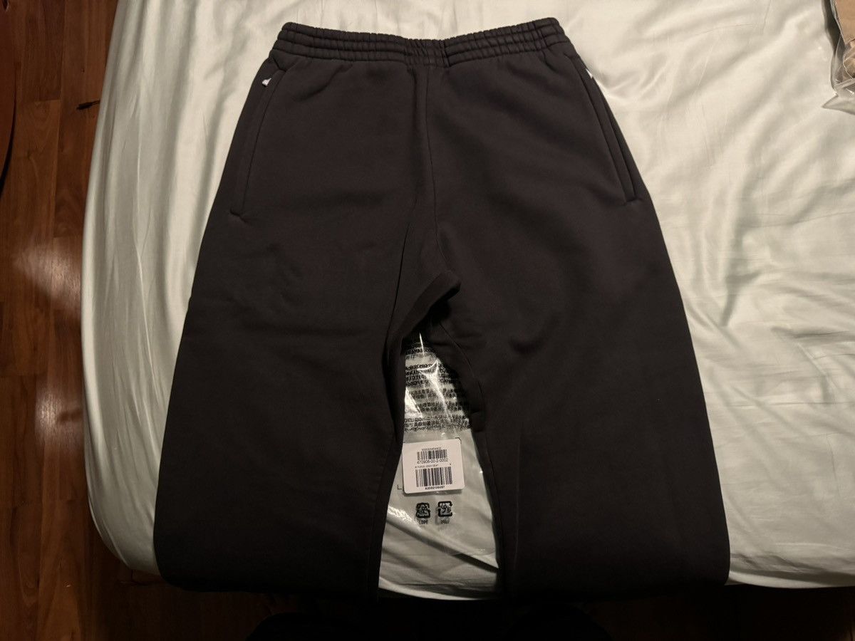 Balenciaga × Gap × Kanye West Yeezy Gap Sweatpants Black Size Small (Women’s/Unisex) Size US 30 / EU 46 - 2 Thumbnail