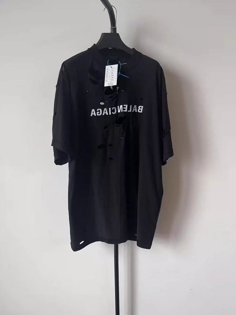 Balenciaga Balenciaga Monogrammed crewneck short sleeve T-shirt Size US S / EU 44-46 / 1 - 1 Thumbnail