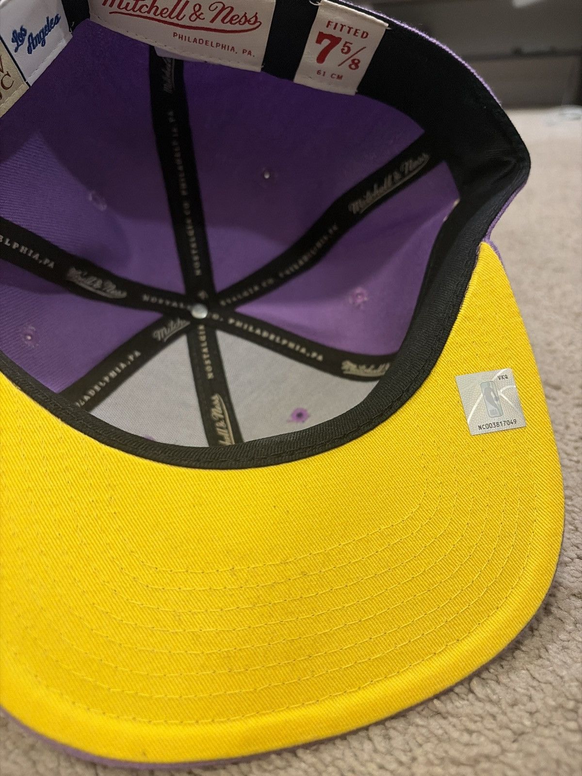Mitchell & Ness Lightly Worn, Mitchell&Ness LA Lakers Hat Size 7 5/8 Size ONE SIZE - 3 Thumbnail