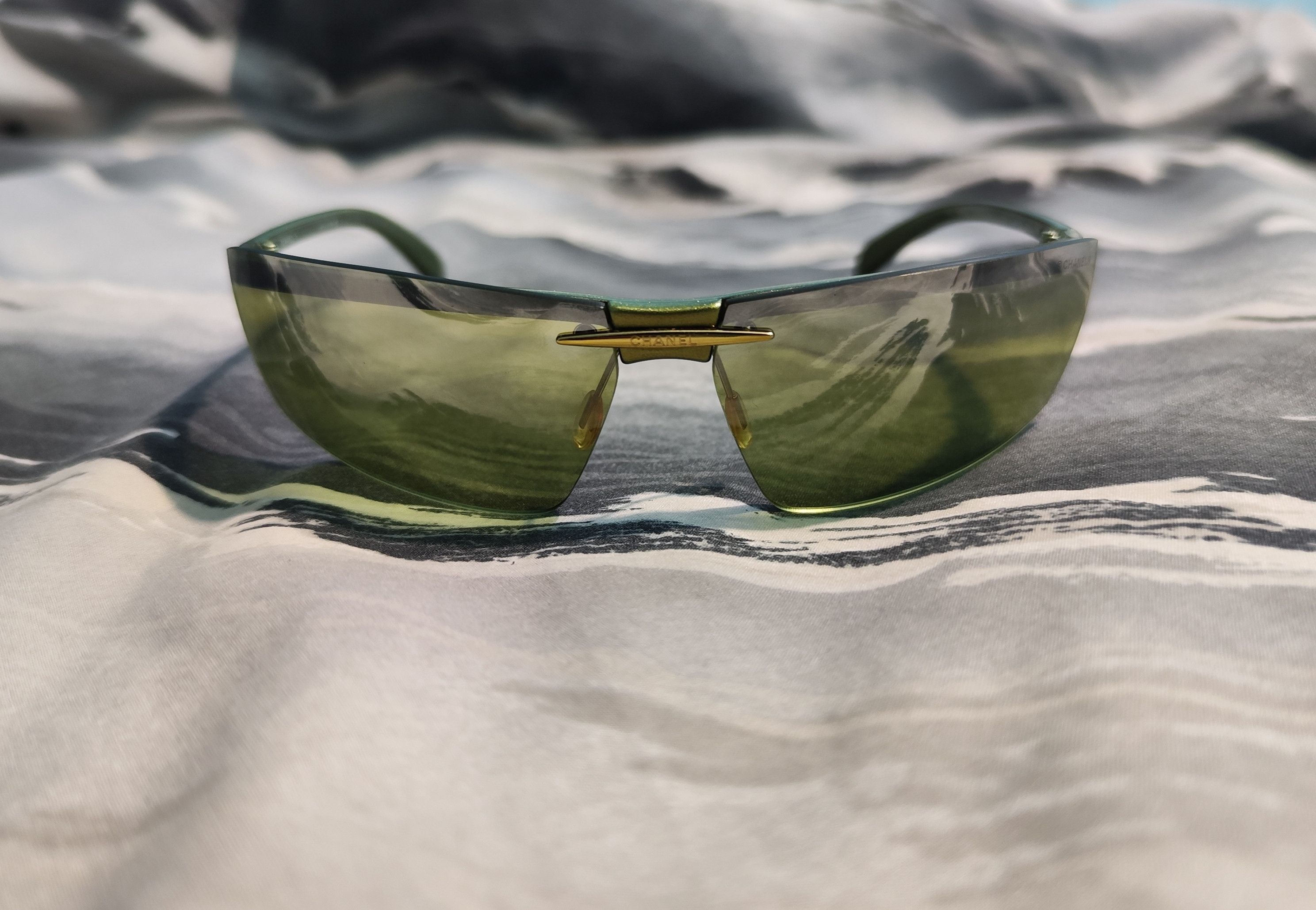 Chanel Chanel - Y2K Rimless Green Sunglasses 6001 Size ONE SIZE - 3 Thumbnail