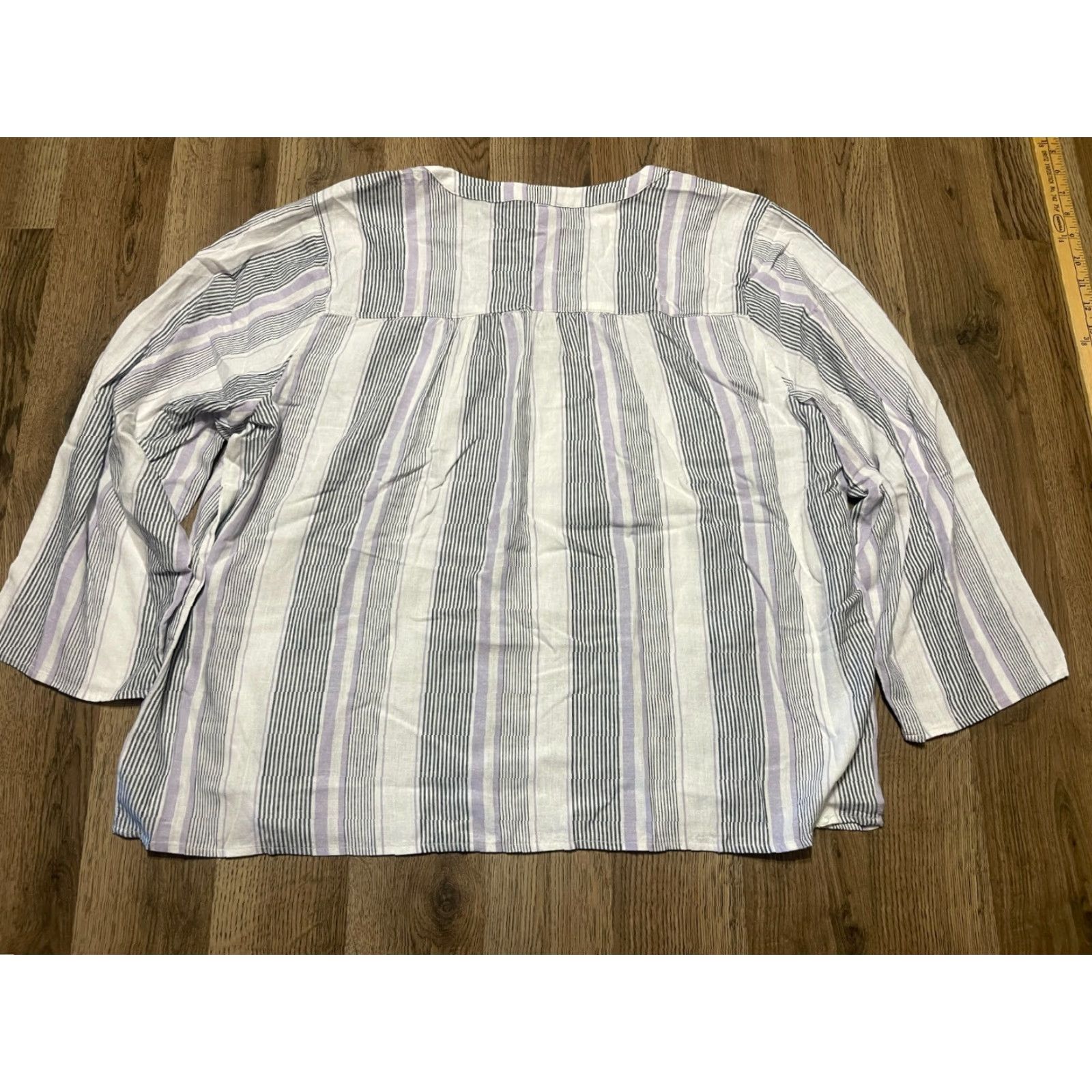 Splendid Splendid Shirt Women's XL Gray White Striped V-neck NWT Size XL / US 12-14 / IT 48-50 - 2 Thumbnail