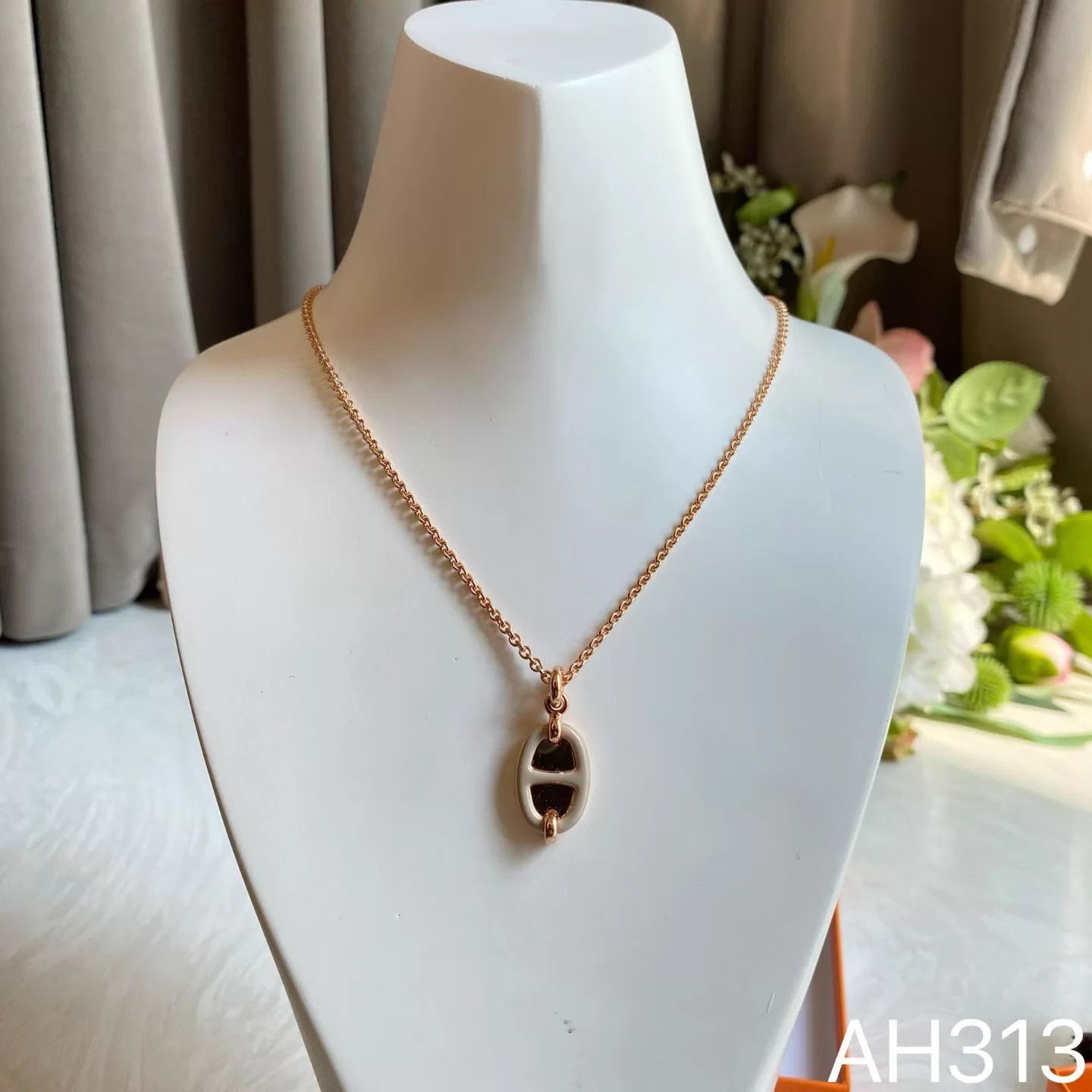 Hermes Hermes Pig Nose Necklace, Cream White & Rose Gold, New, Film Size ONE SIZE - 5 Thumbnail