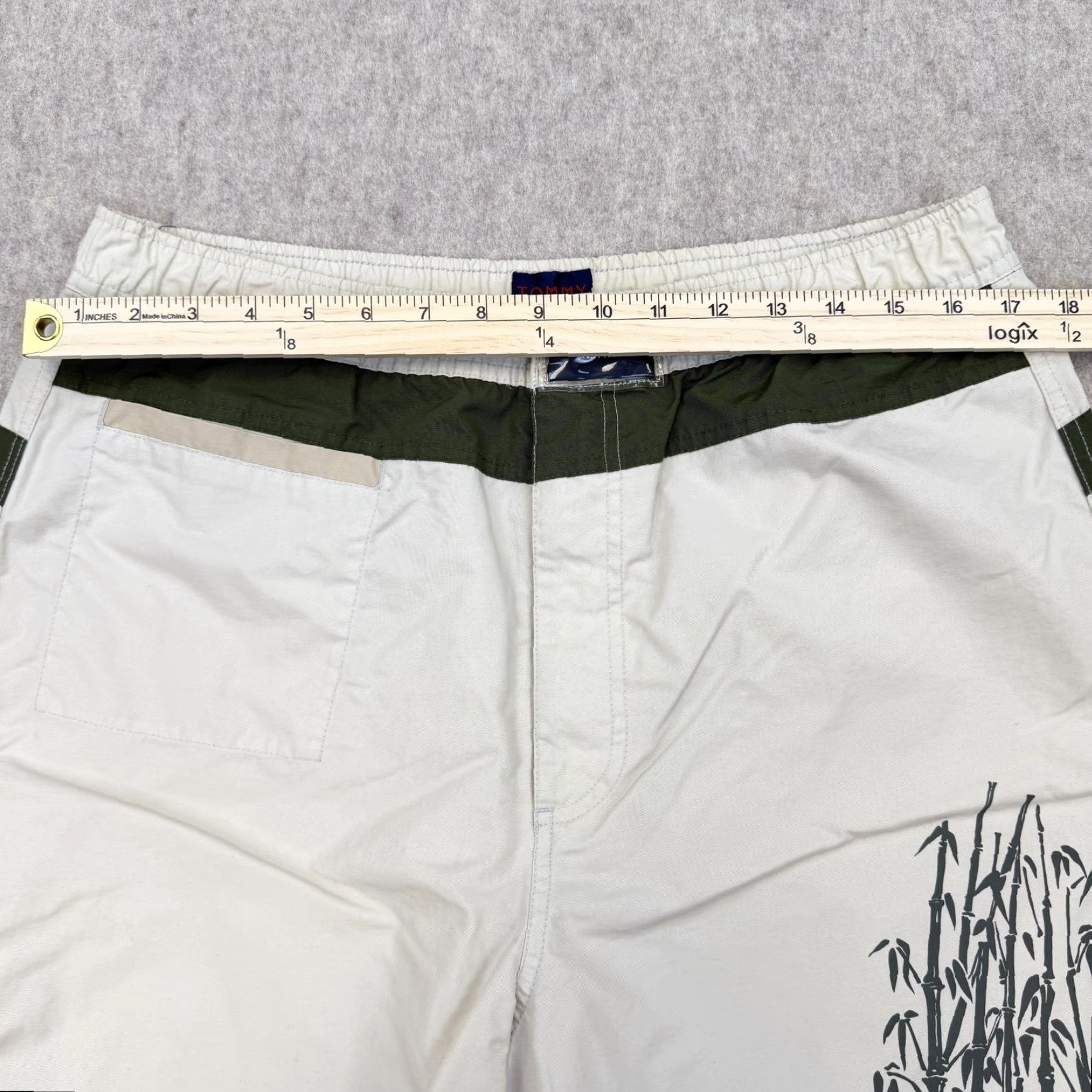 Tommy Hilfiger Tommy Hilfiger Tommy Jeans Shorts Bermuda Mens Large Beige Inseam 11 Pockets Elastic Waist Beach Tropical Nature Regular 36in Waist Mens Size US 33 - 6 Thumbnail