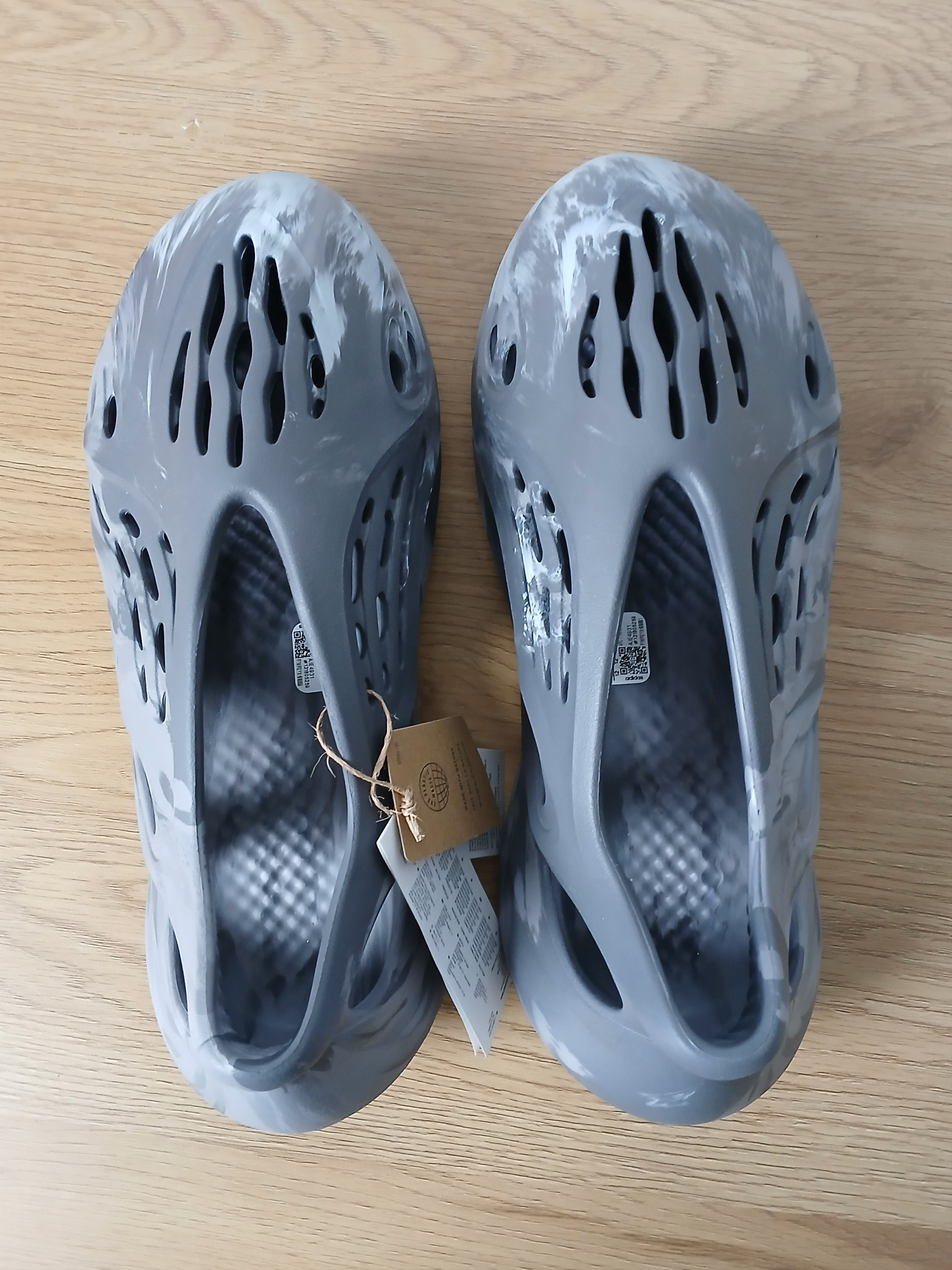 Adidas × Kanye West × Yeezy New Adidas Yeezy Foam Runner Size US 12 / EU 45 - 6 Thumbnail