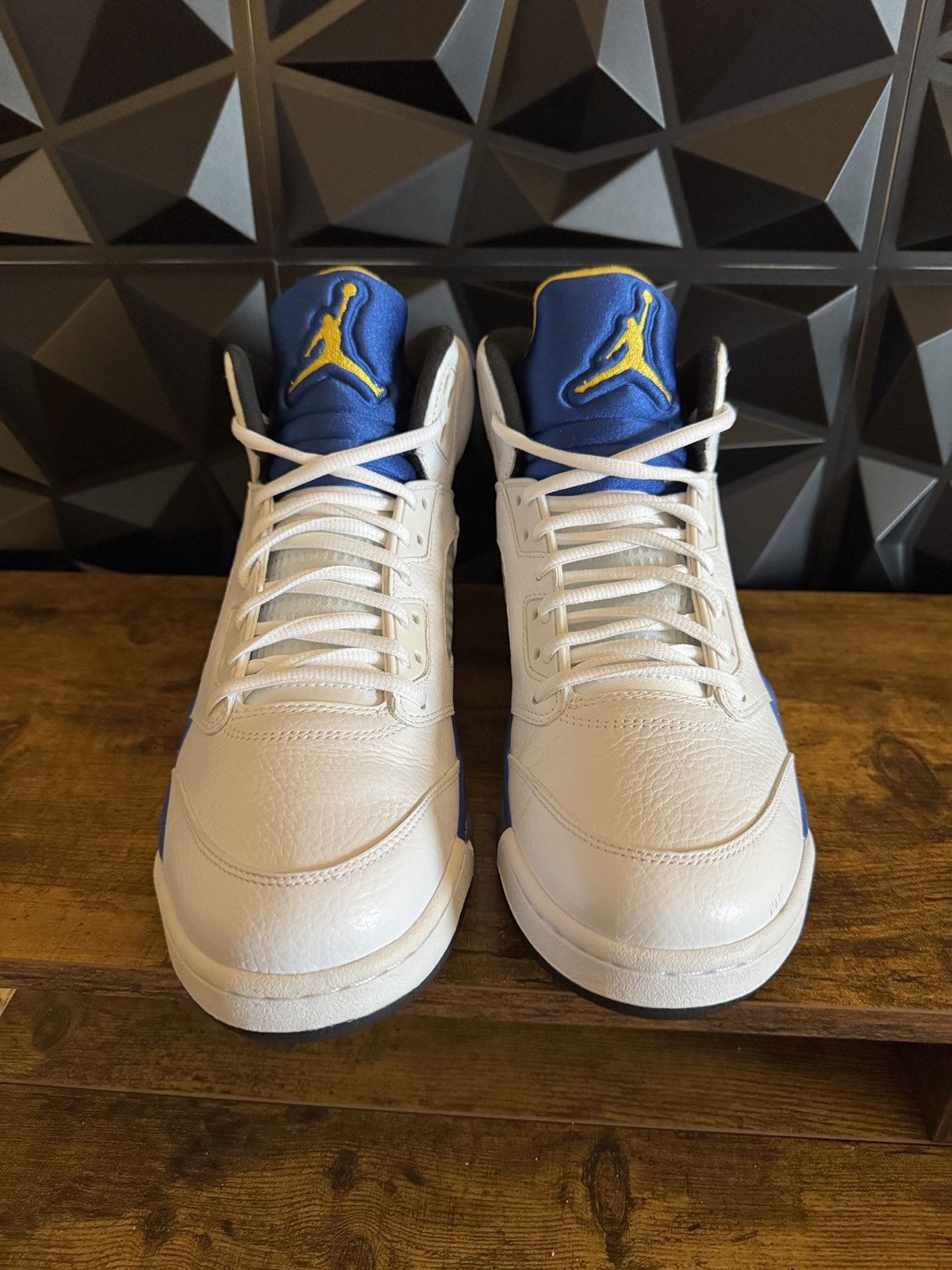 Jordan Brand Jordan 5 Laney 2013 Size 10.5 Mens Size US 10.5 / EU 43-44 - 3 Thumbnail