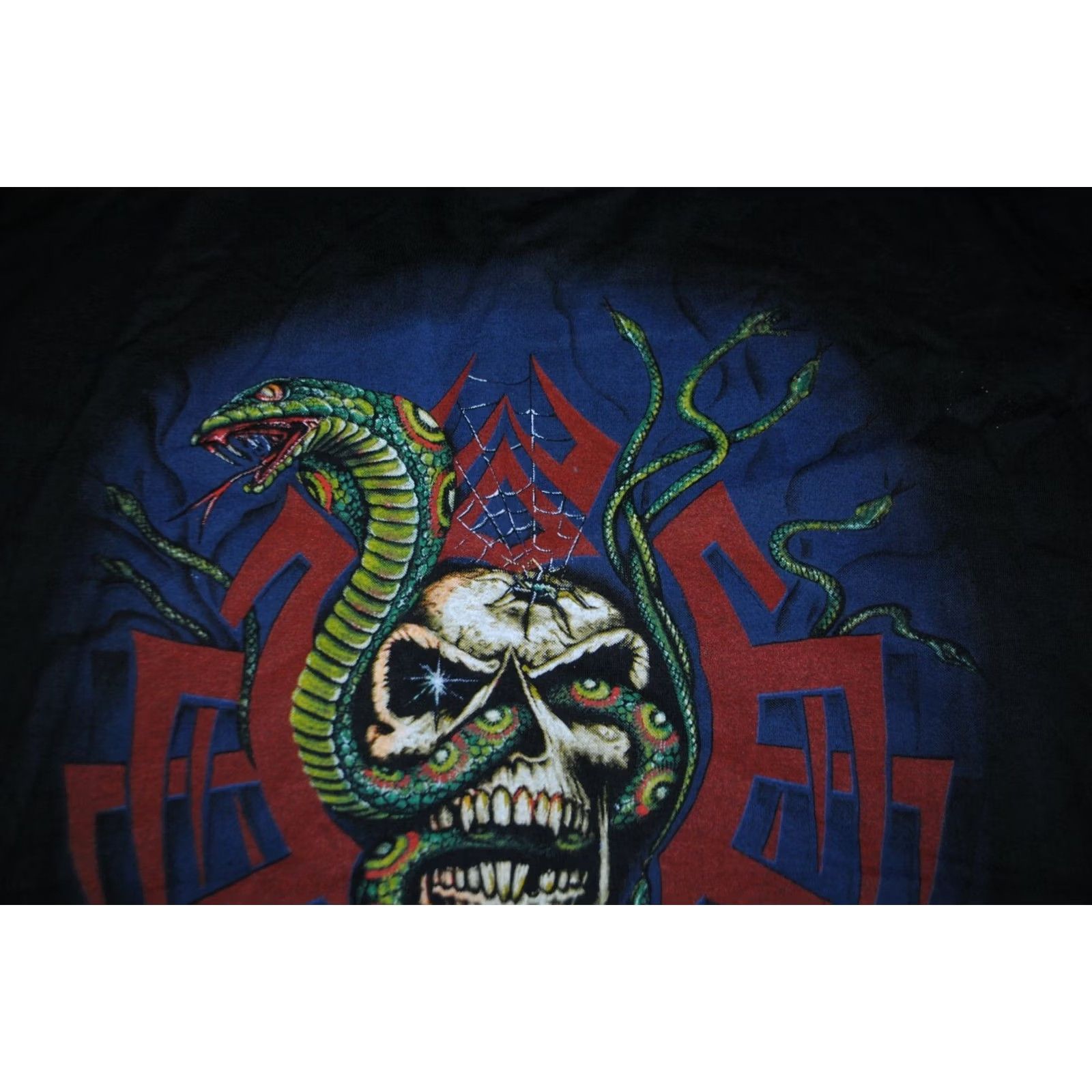Vintage VINTAGE SPIRAL DESIGN T-SHIRT 1995 SKULL AND SNAKE BLACK 100% COTTON XL Mens Size US XL / EU 56 / 4 - 2 Thumbnail