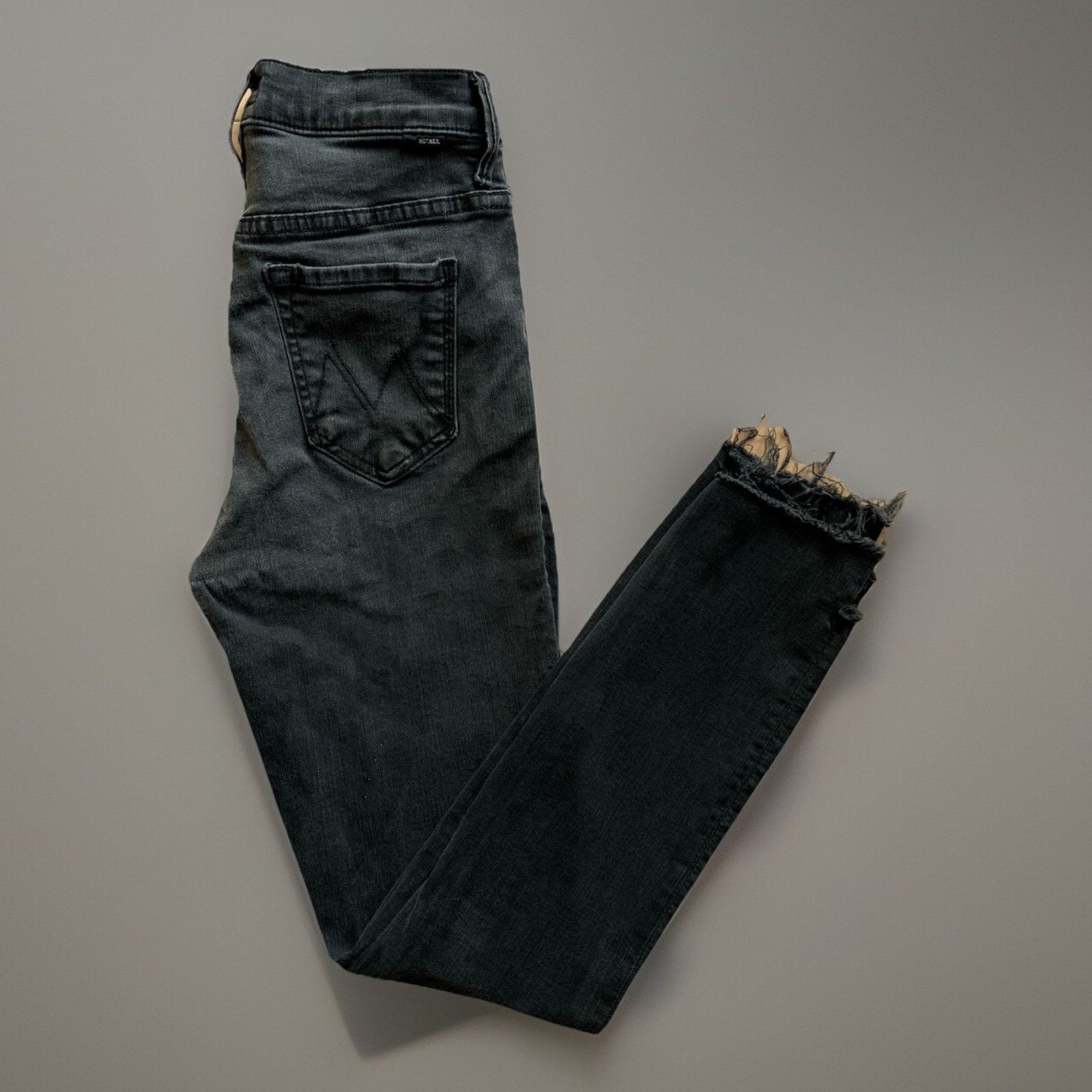 MOTHER Mother The Stunner Zip Jeans Women's 24 Black Fray Glam Size 24" / US 00 / IT 34 - 1 Thumbnail