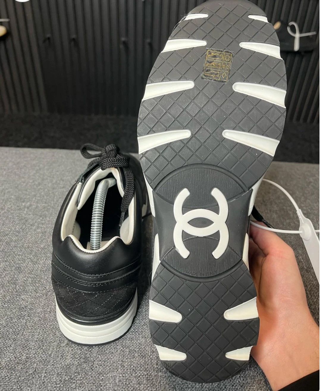 Chanel Chanel CC Calfskin Black UK9 2070 Size US 10 / EU 43 - 3 Thumbnail
