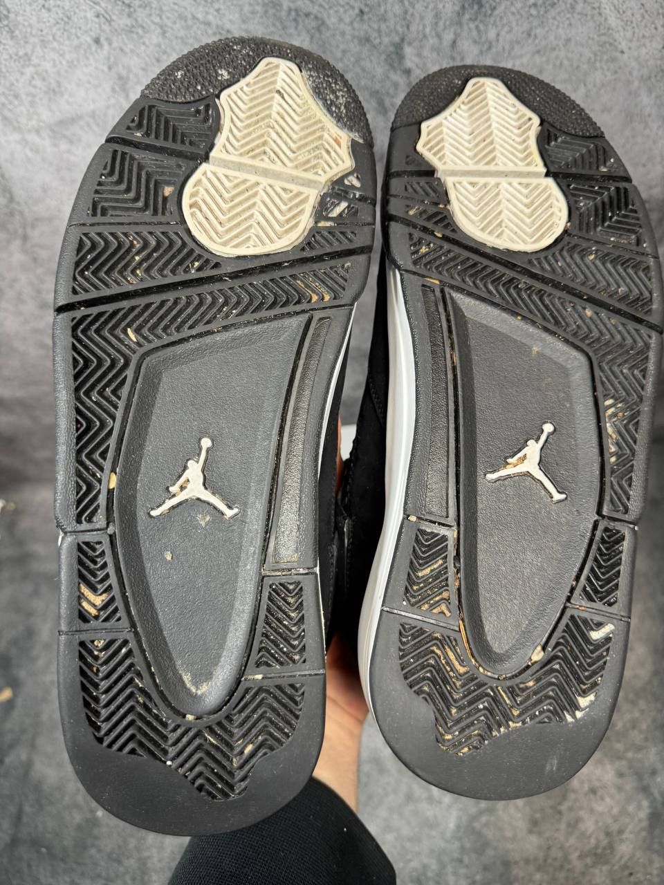 Jordan Brand Size 9 | Jordan 4 White Thunder With Box | Pre-Owned Size US 9 / EU 42 - 6 Thumbnail