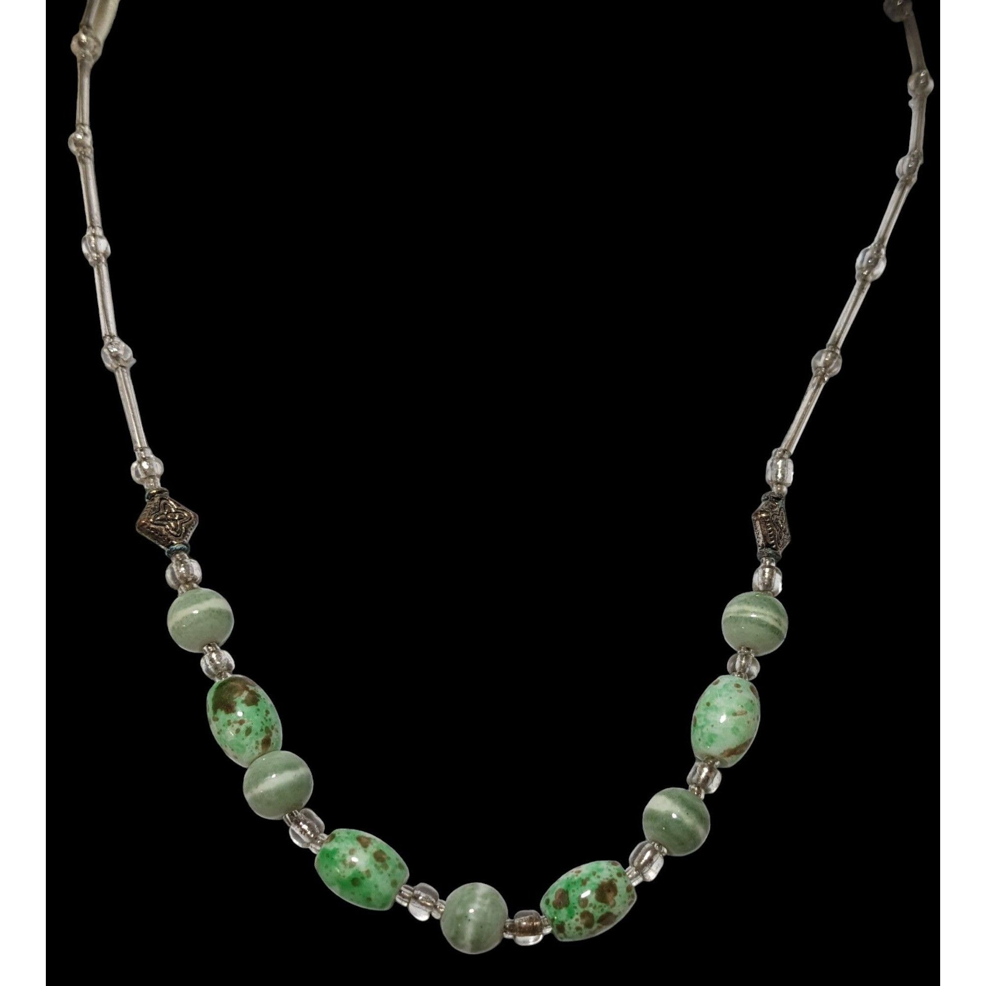 Other Handmade Green And Clear Glass Beaded Necklace Size ONE SIZE - 1 Thumbnail