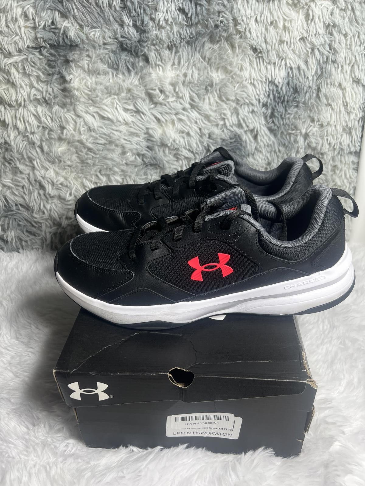 Under Armour Under Armour Black and Red Athletic Shoes Size 14 Size US 9 / EU 42 - 4 Thumbnail