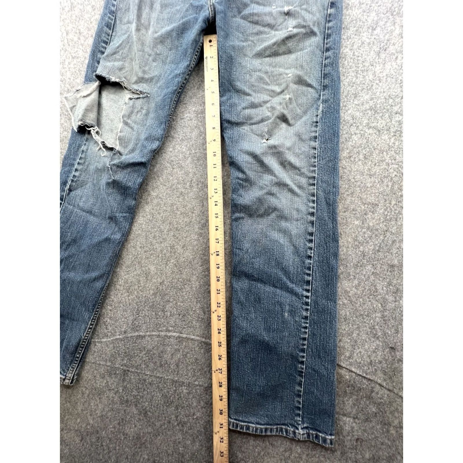Levi's Levi's Jeans Men Relaxed Fit Distressed 5-Pocket Denim Blue Size 34x32 Regular 34in Inseam Workwear Vintage: No Size US 34 / EU 50 - 2 Thumbnail