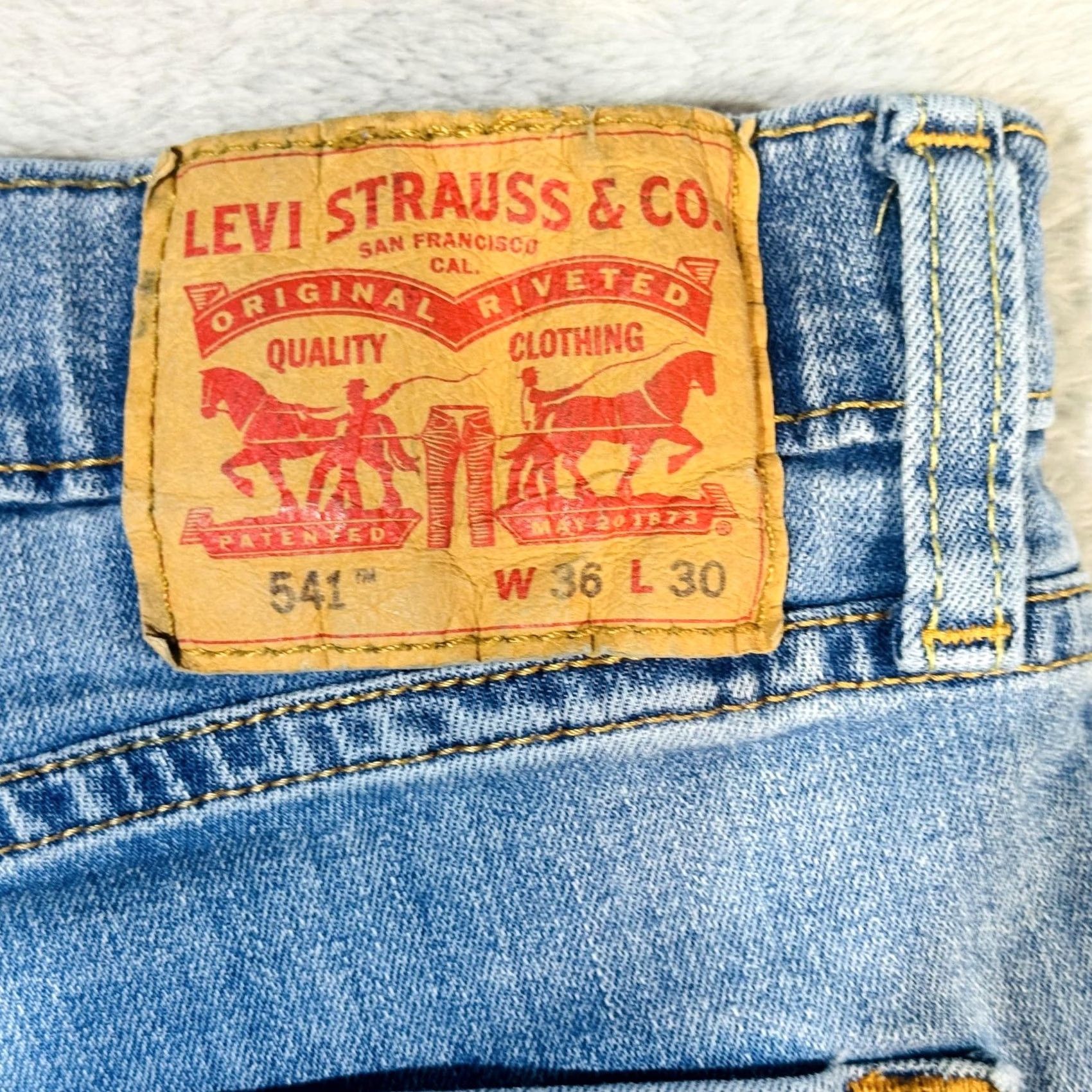 Levi's Levi's 541 Jeans Mens 36x29 Blue Light Wash Athletic Taper Stretch Denim Size US 36 / EU 52 - 4 Thumbnail
