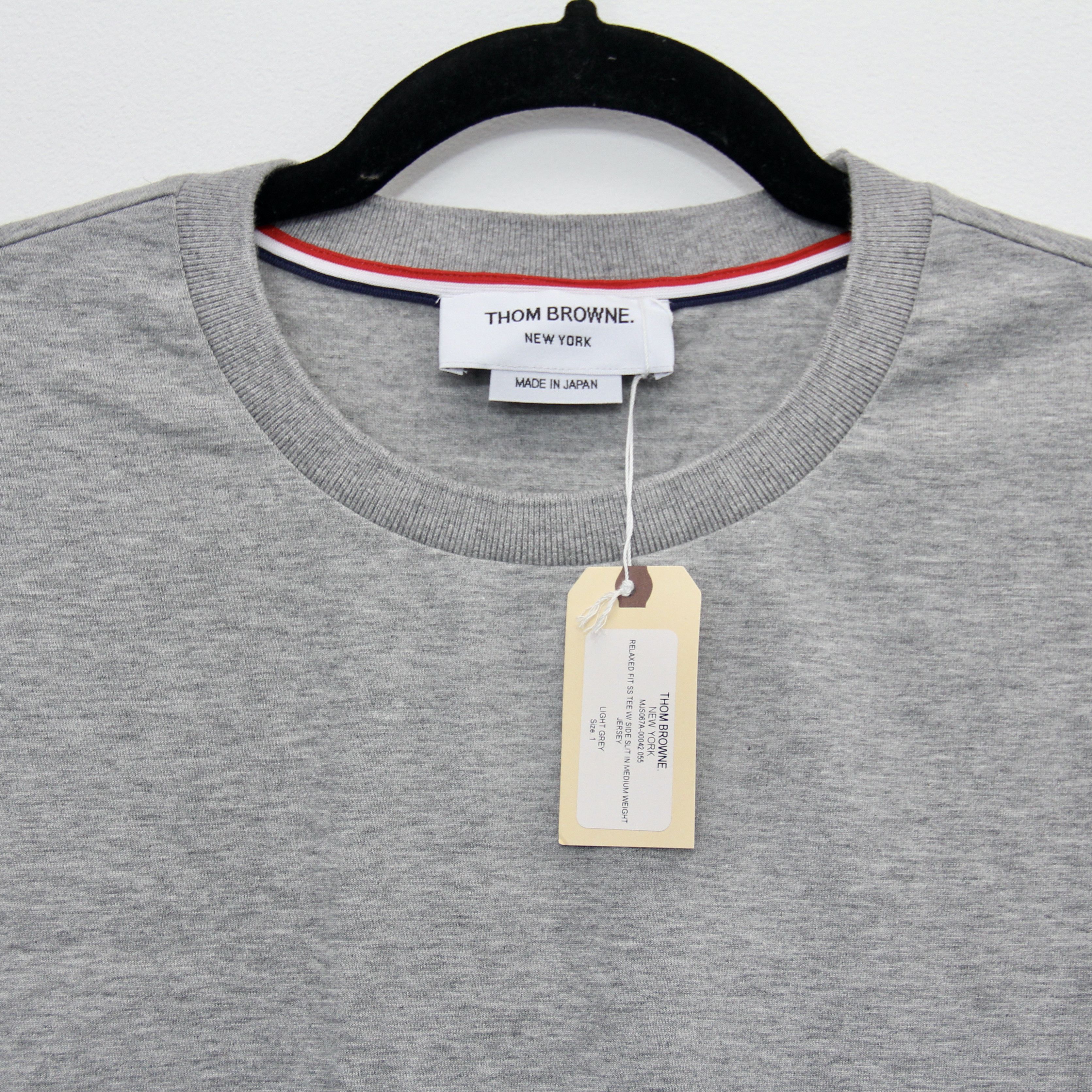 Thom Browne Thom Browne Split Hem Logo-patch short-sleeved T-shirt Size US S / EU 44-46 / 1 - 2 Thumbnail