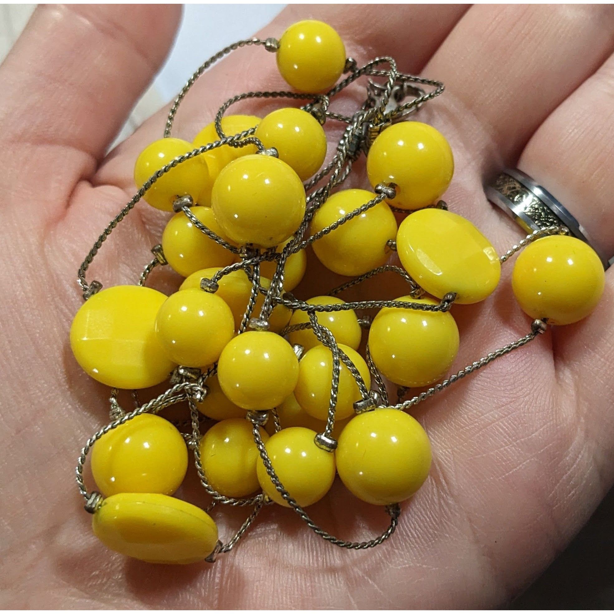 Other Funky Yellow Beaded Silver Chain Floating Necklace Size ONE SIZE - 5 Thumbnail