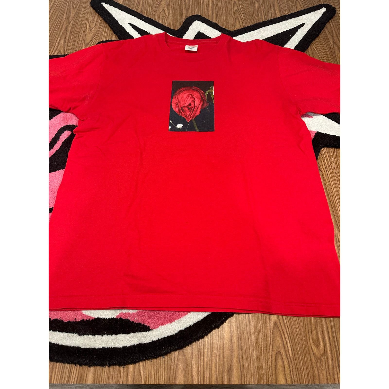 Supreme Supreme Akari Rose Tee – Red – Size Large Size US L / EU 52-54 / 3 - 5 Thumbnail