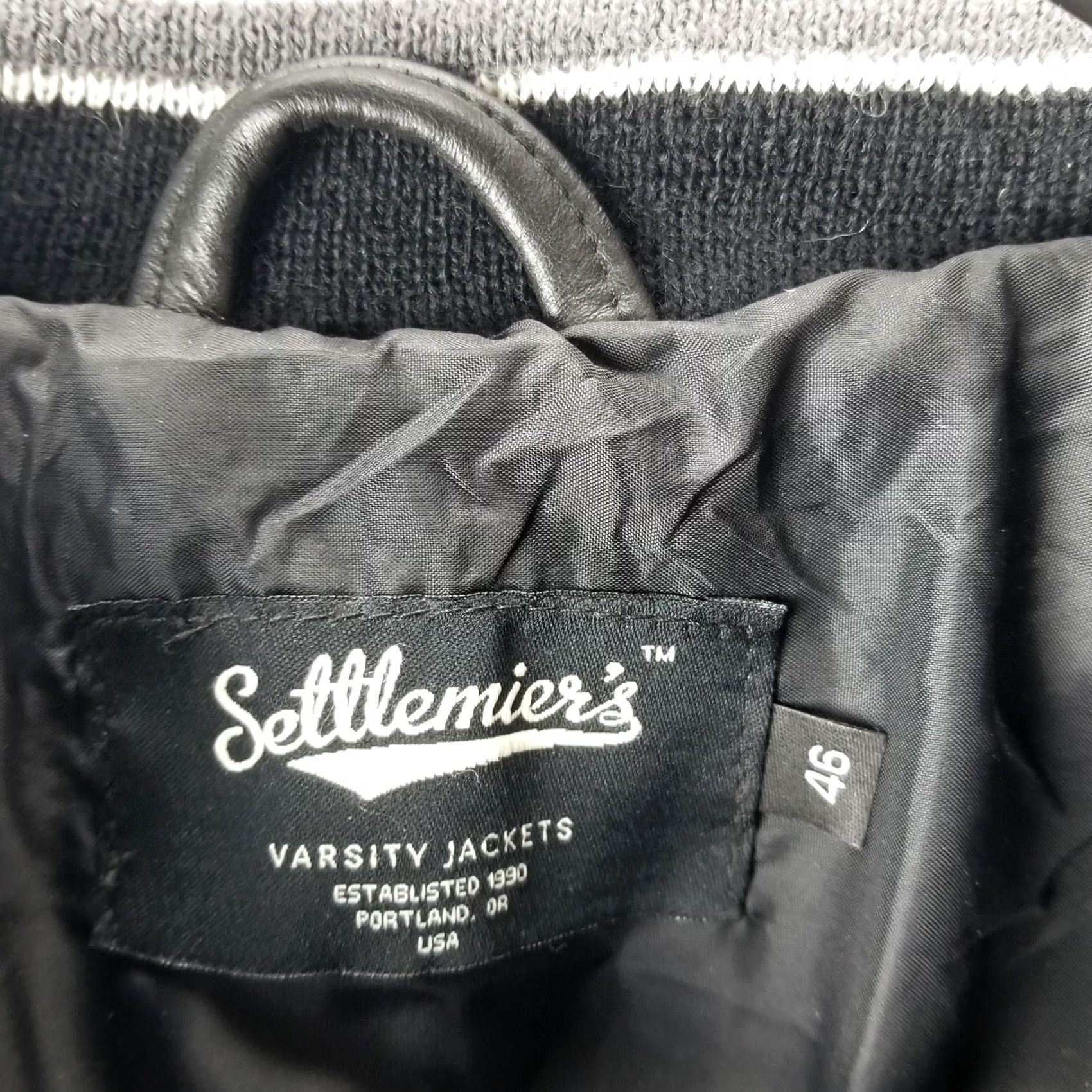 Vintage VINTAGE Settlemier's Leather Wool Varsity Jacket Men 46 XXL Embroidered Logo Pockets Black Knit Reg Jacket Reg Mens 46 Embroidered Varsity Jacket Size US S / EU 44-46 / 1 - 4 Thumbnail