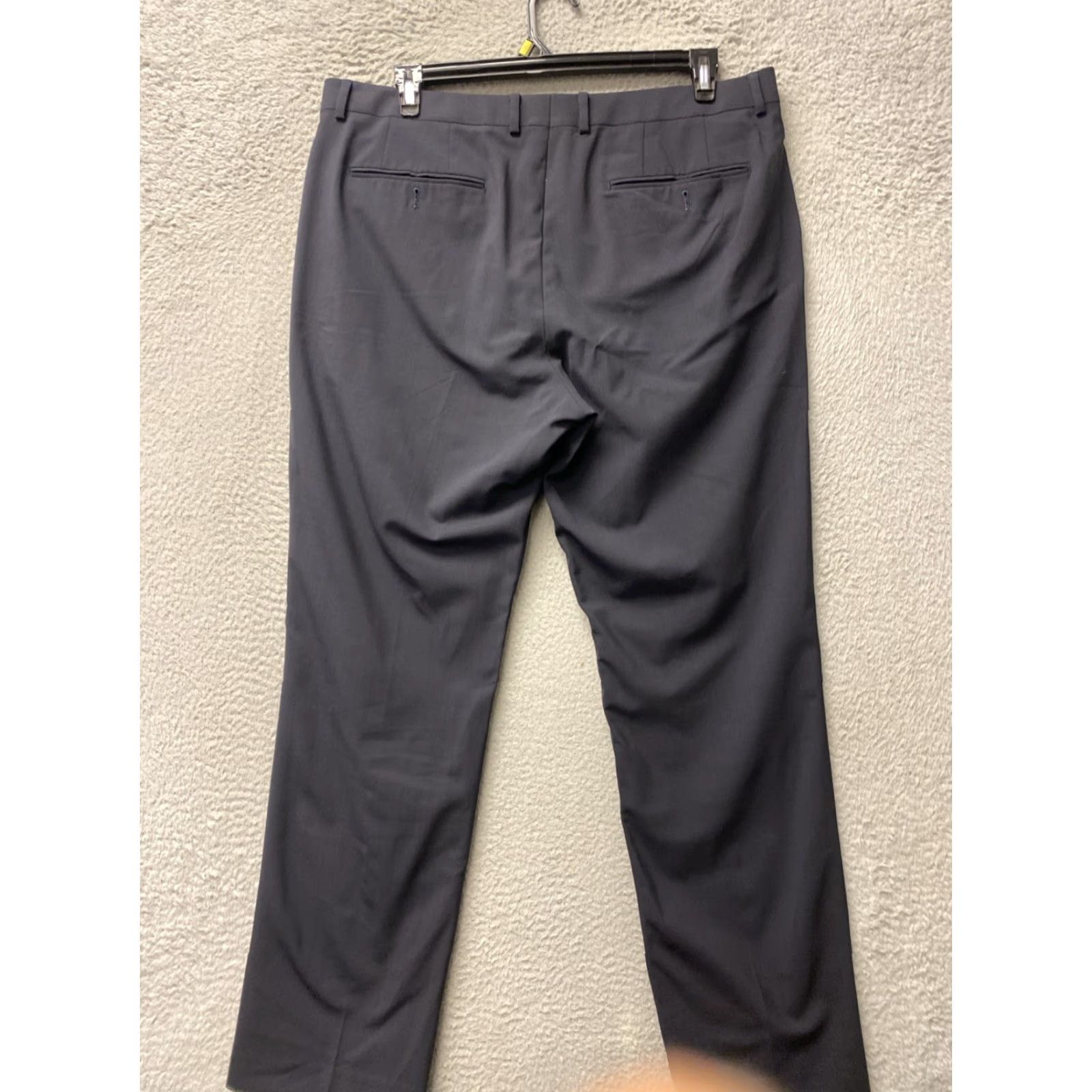 Bonobos Bonobos Dress Pants Men 38x32 Dark Navy Wool /0221 Dress Pants Bonobos Mens 38x32 Straight Front Flat Pockets Wool Formal Casual Business Season All Size US 38 / EU 54 - 6 Thumbnail