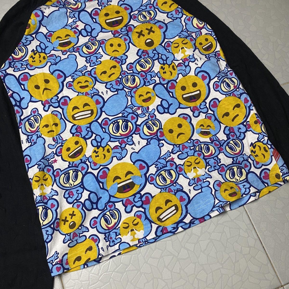 Angel Blue 2000's Angel Blue Cuteness Overload Emojis LS Size US S / EU 44-46 / 1 - 7 Thumbnail