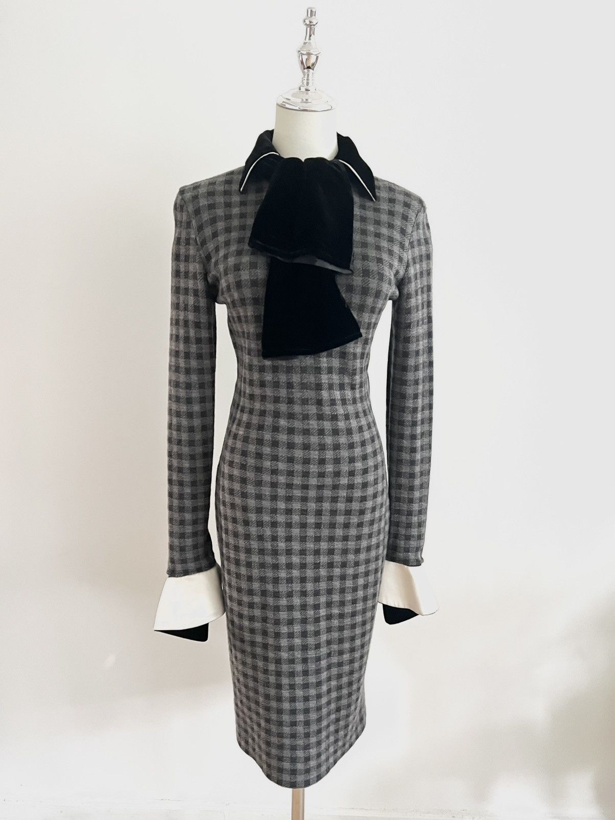 Gianfranco Ferre Gianfranco Ferré 1990s Wool Dress Grey Check Size XS / US 0-2 / IT 36-38 - 12 Thumbnail