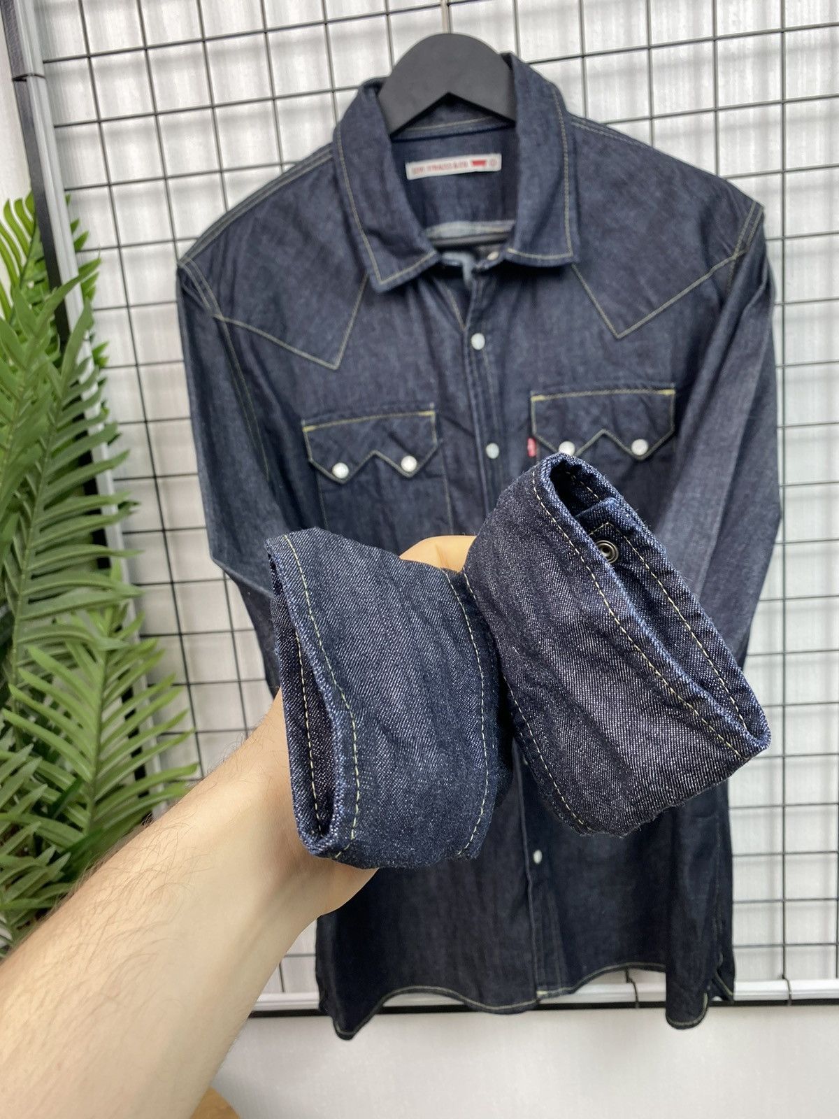 Levi's × Levi's Vintage Clothing × Vintage Vintage Levi’s Strauss & Co Denim Shirt Men’s L Navy Size US L / EU 52-54 / 3 - 8 Thumbnail