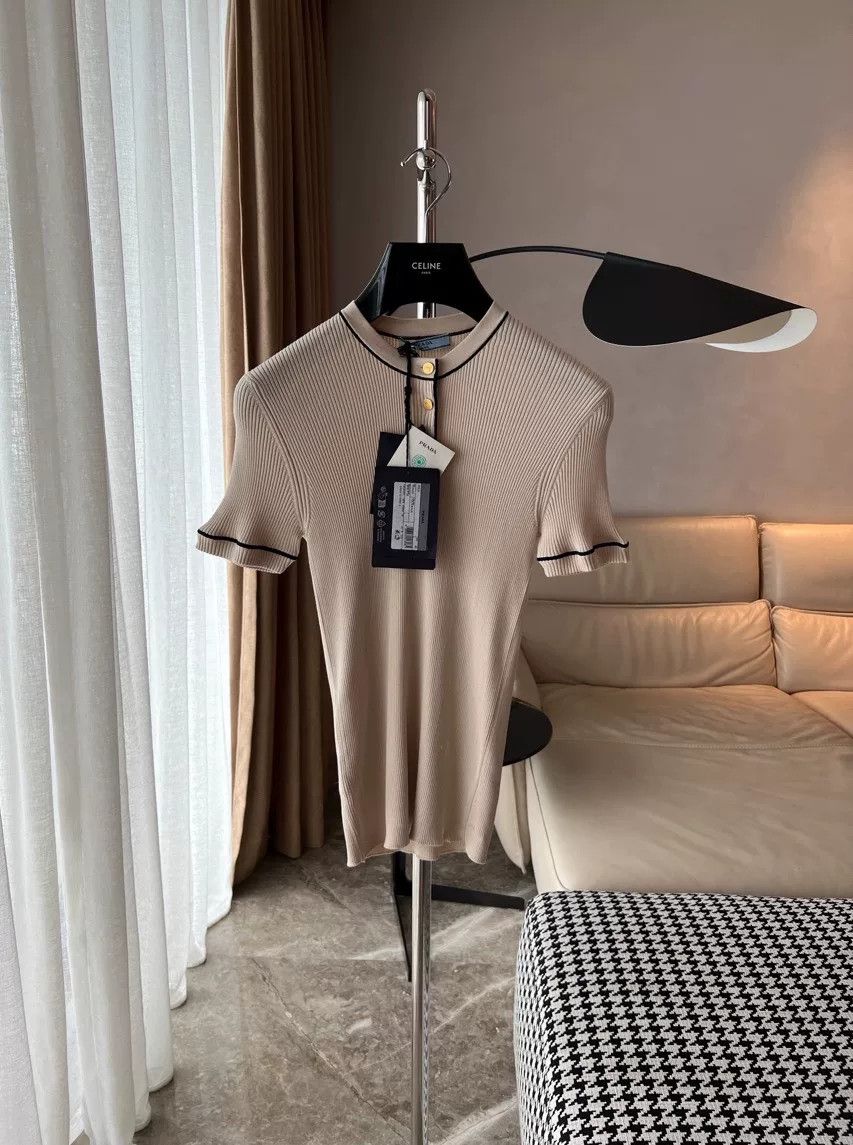 Prada Prada Beige Silk Knit Top Size S / US 4 / IT 40 - 1 Thumbnail