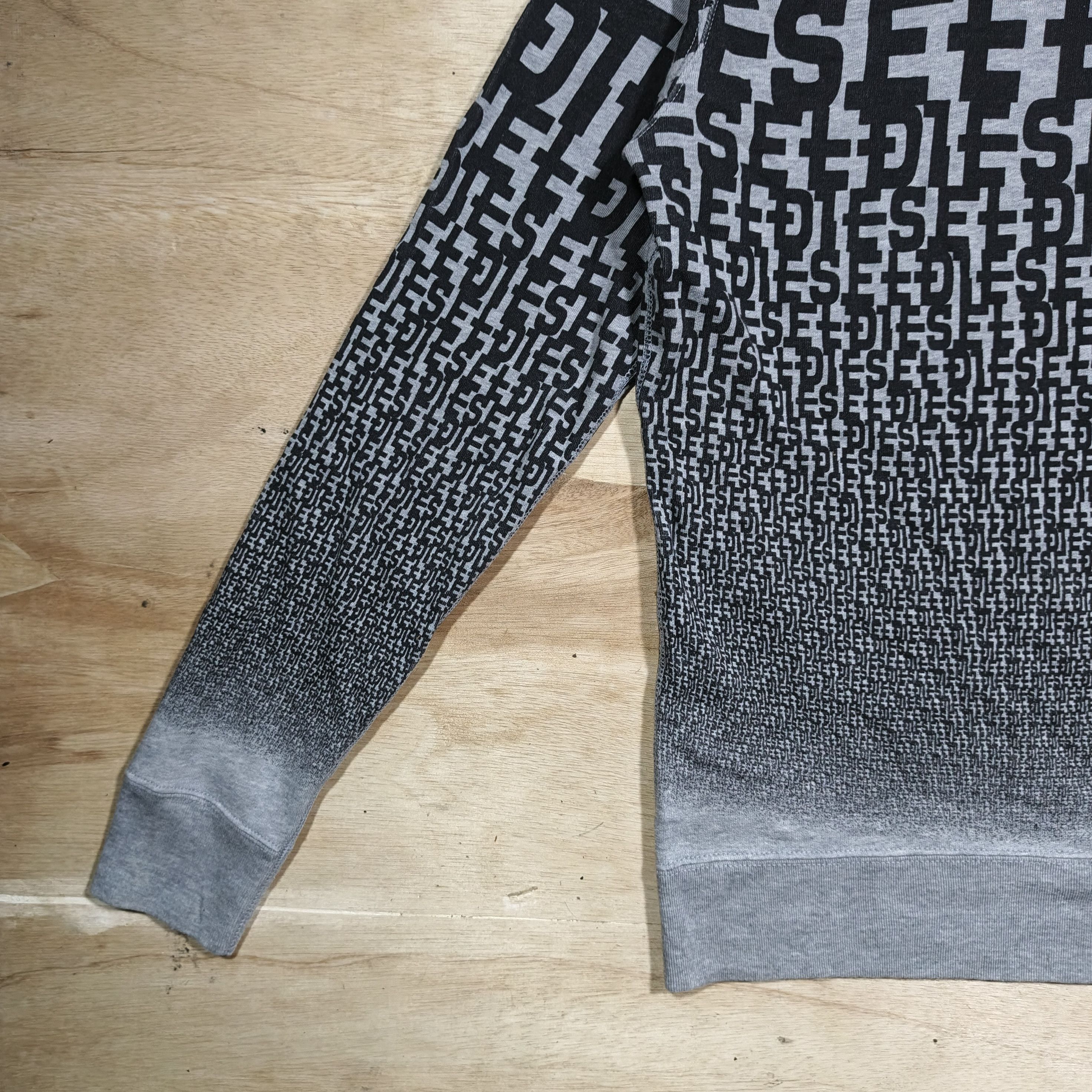 Diesel Diesel Monogram Logo AOP Size US S / EU 44-46 / 1 - 9 Thumbnail