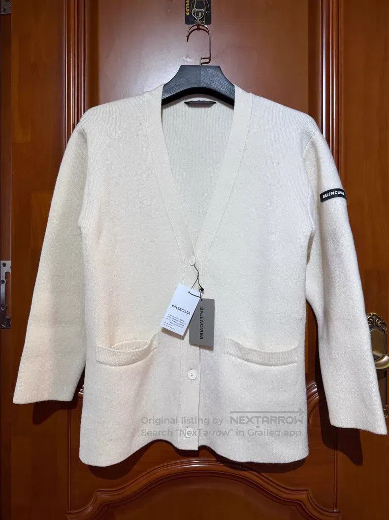 Balenciaga Balenciaga White Sleeve Logo Wool Cardigan Size US S / EU 44-46 / 1 - 1 Thumbnail