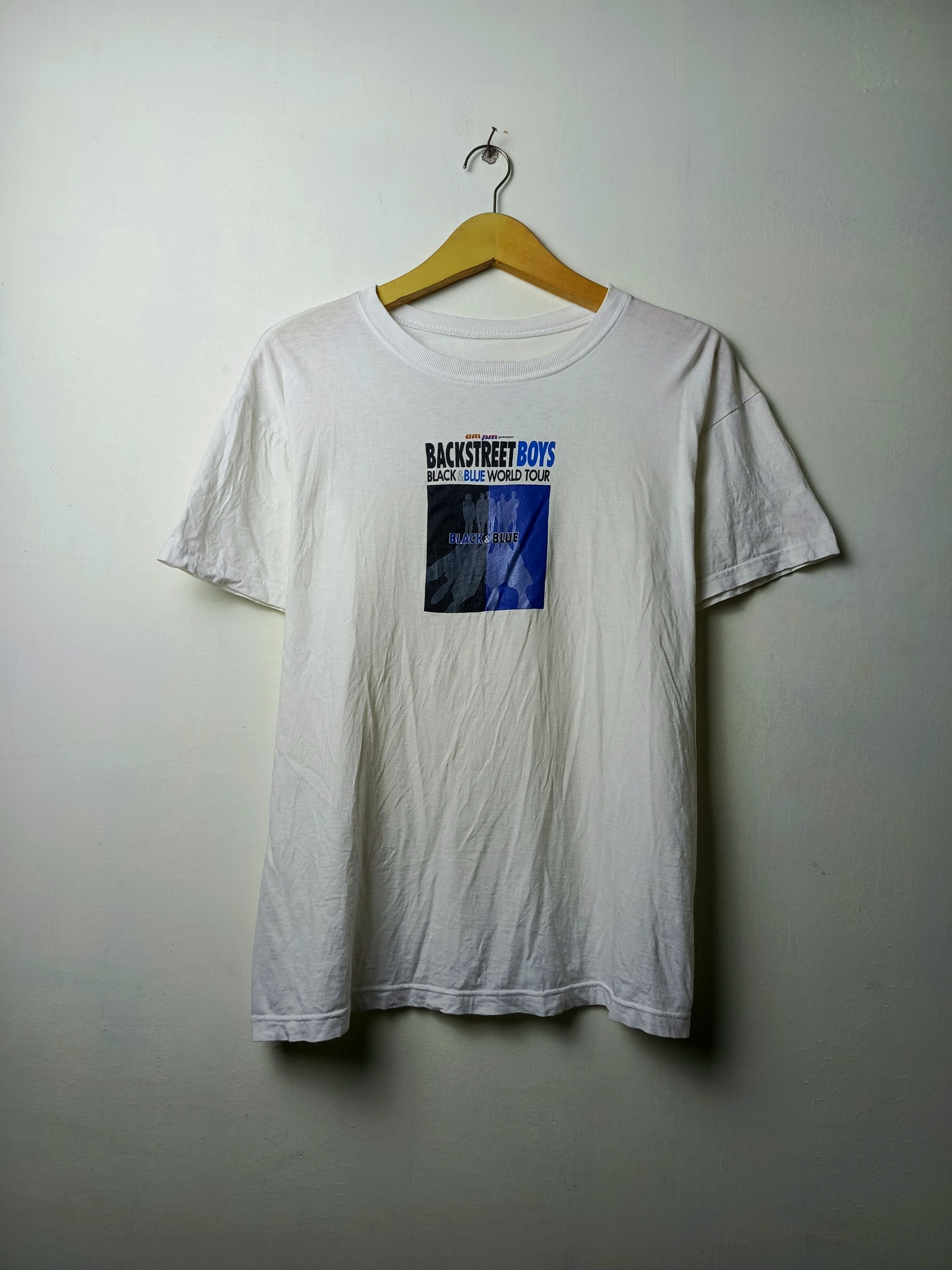 Band Tees Backstreet boys black & blue world Tour 2001 Size US M / EU 48-50 / 2 - 1 Thumbnail