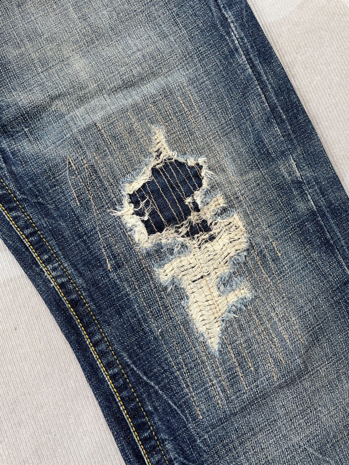 Designer Oct Flash Buckle Back Jeans (P100) Size US 31 - 8 Thumbnail