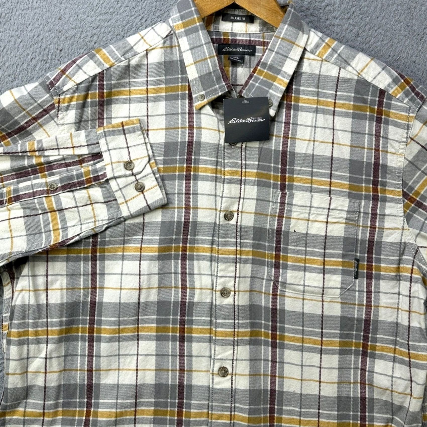 Eddie Bauer Eddie Bauer Mens L Shirt Button-Down Gray Plaid Relaxed Low-Profile Pocket Casual Workwear Fall Spring Men's Size US L / EU 52-54 / 3 - 7 Thumbnail