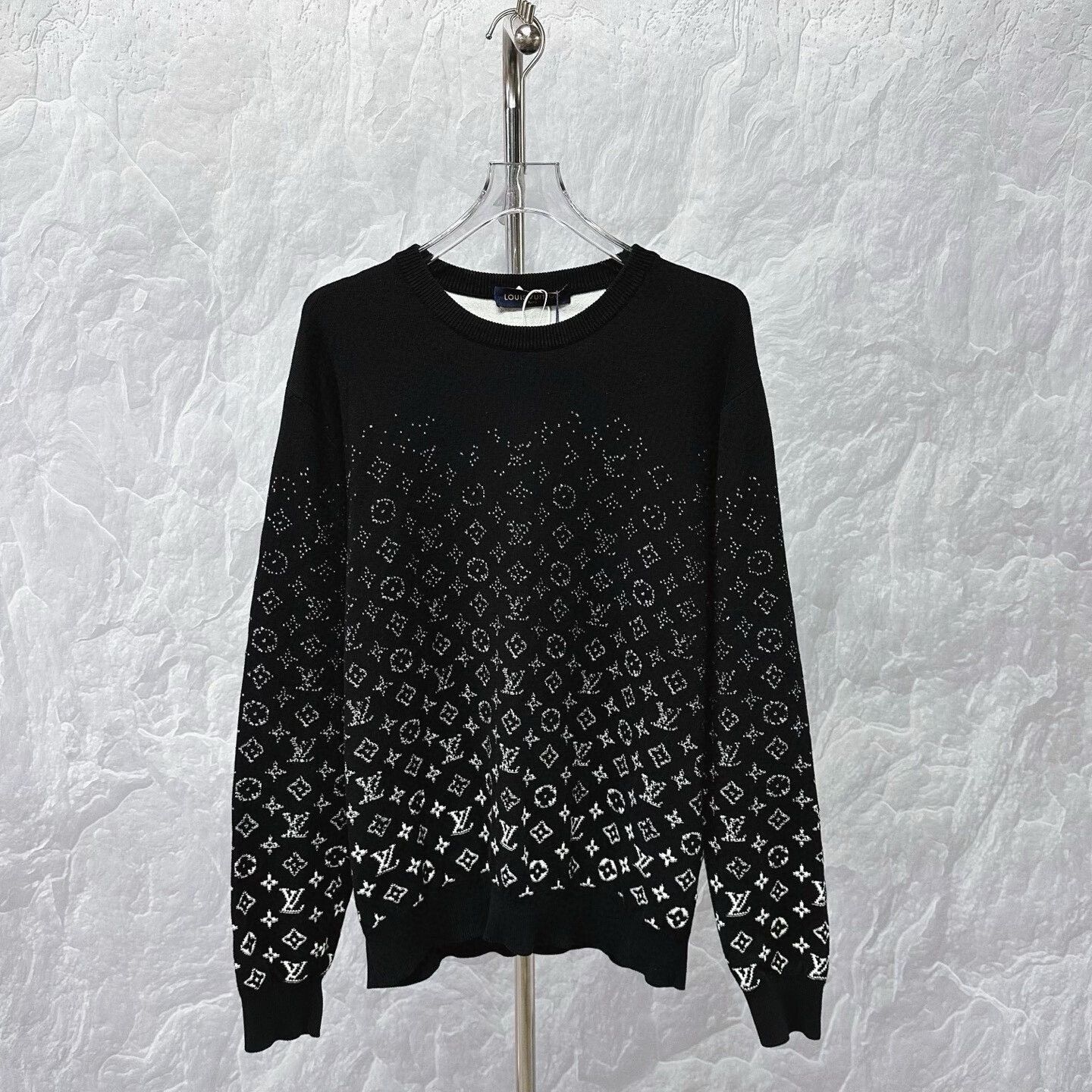 Louis Vuitton louis vuitton gradient knit sweater size S Size S / US 4 / IT 40 - 1 Thumbnail