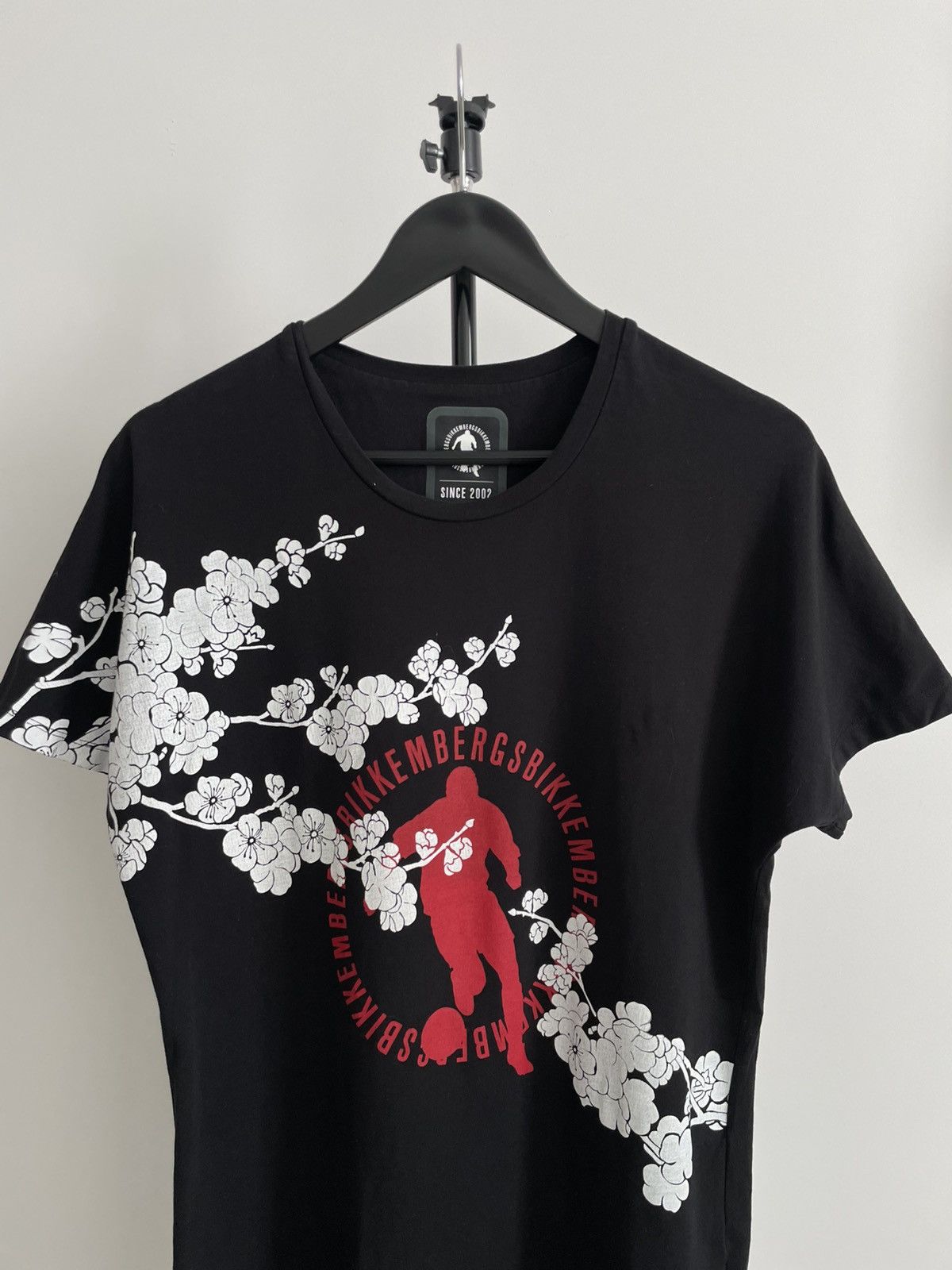 Dirk Bikkembergs Dirk Bikkembergs Flora Football T-Shirt Y2K Printed Logo Size US M / EU 48-50 / 2 - 2 Thumbnail