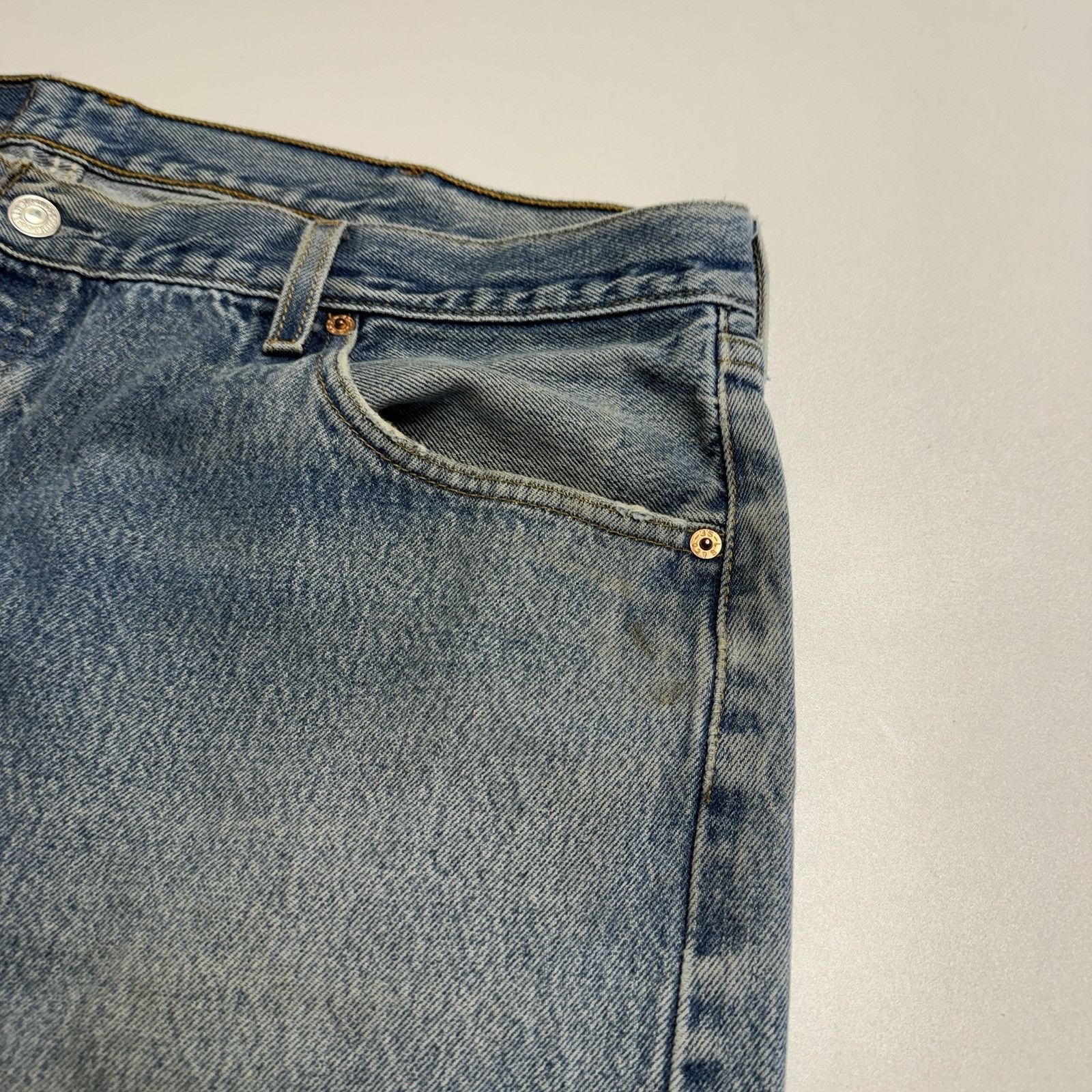 Levi's Vintage Levis 501 Jeans Mens 44x30 (40x27) Faded Blue USA Size US 44 / EU 60 - 3 Thumbnail